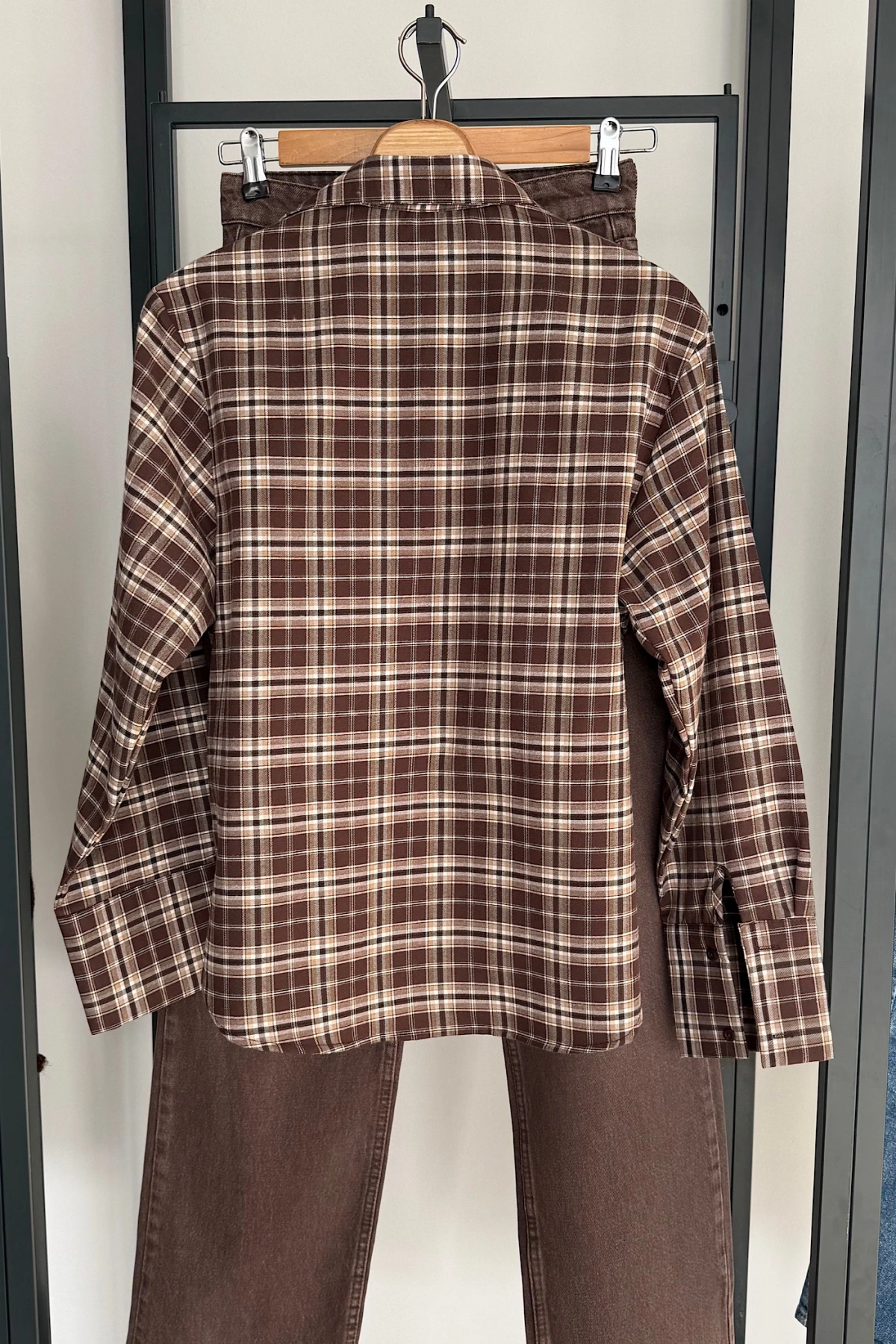 Ekose Desen Düğme Detaylı Gömlek Kahve-Ekru