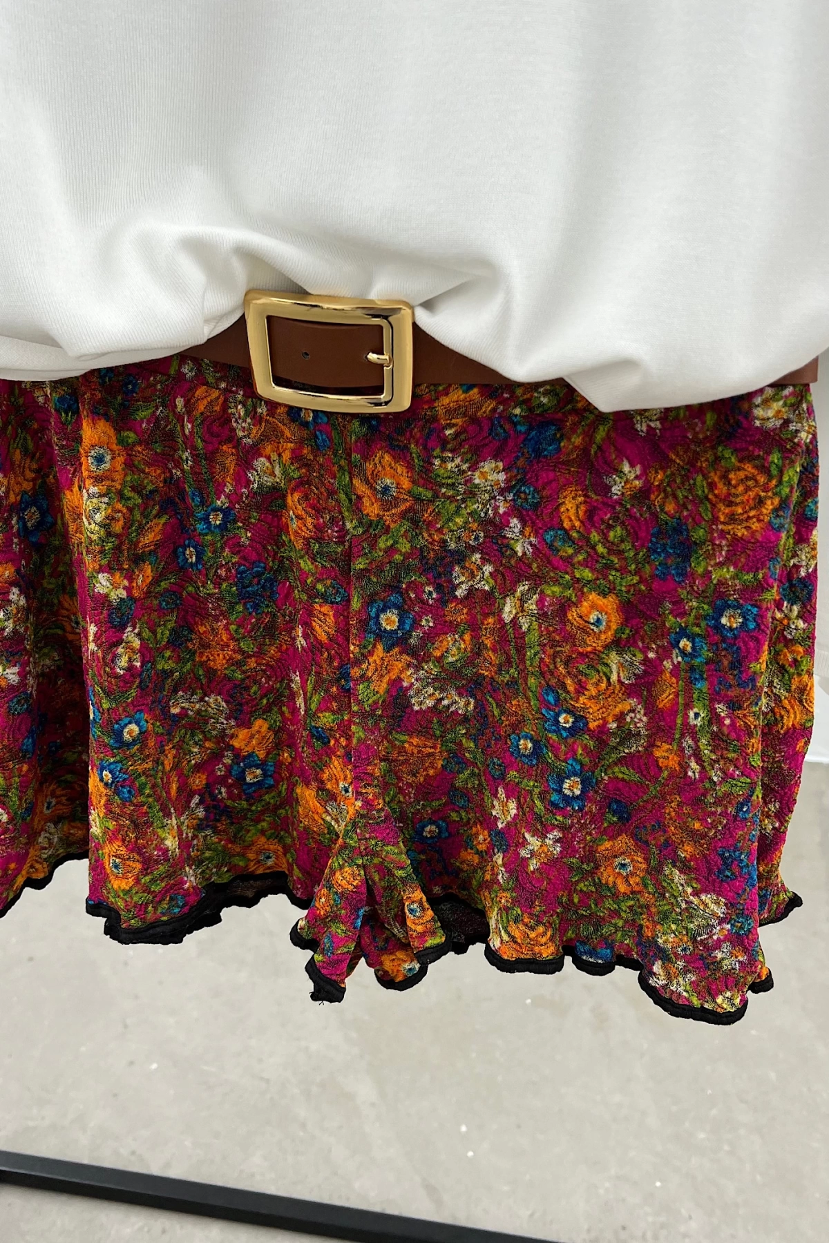 Hem Binding Floral Shorts