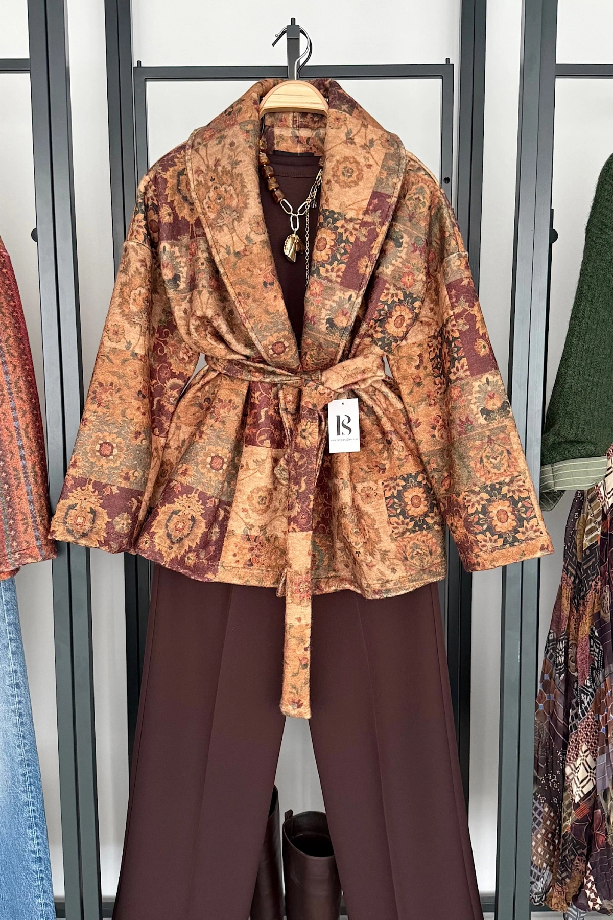 Floral Desen Kaban Taba