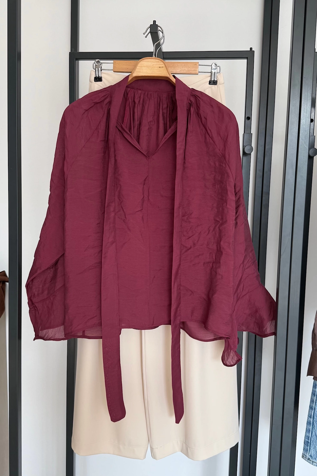 Fular Detaylı Bluz Bordo
