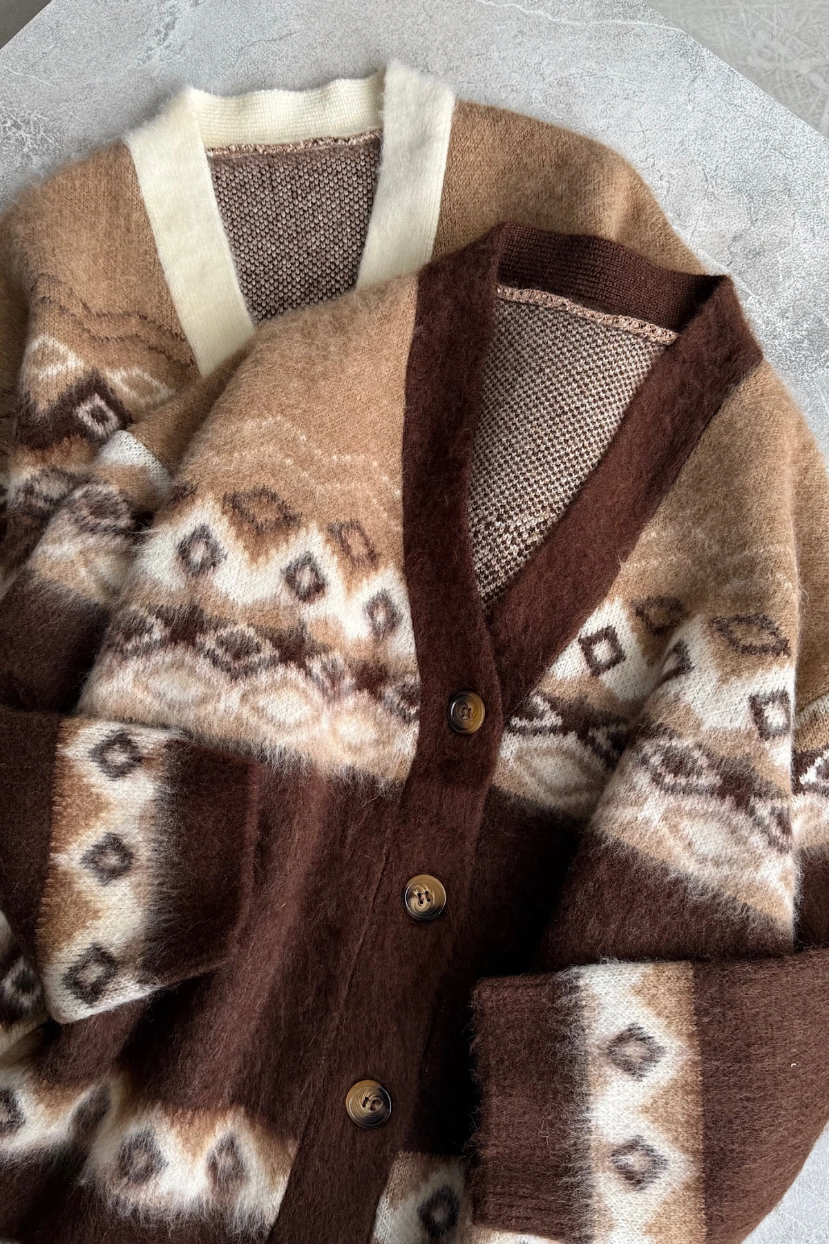 Geometrik Desenli Şardonlu Hırka Camel