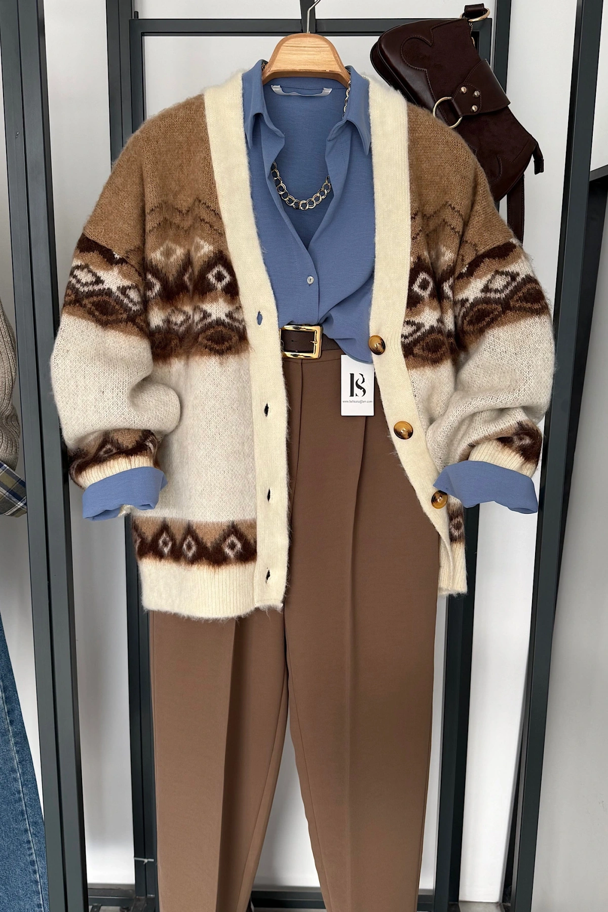 Geometrik Desenli Şardonlu Hırka Krem