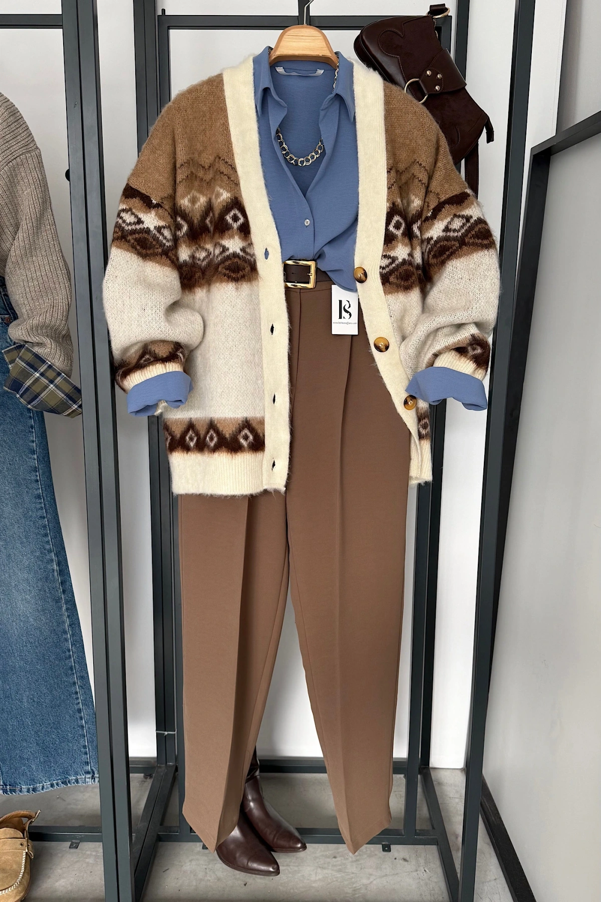 Geometrik Desenli Şardonlu Hırka Krem