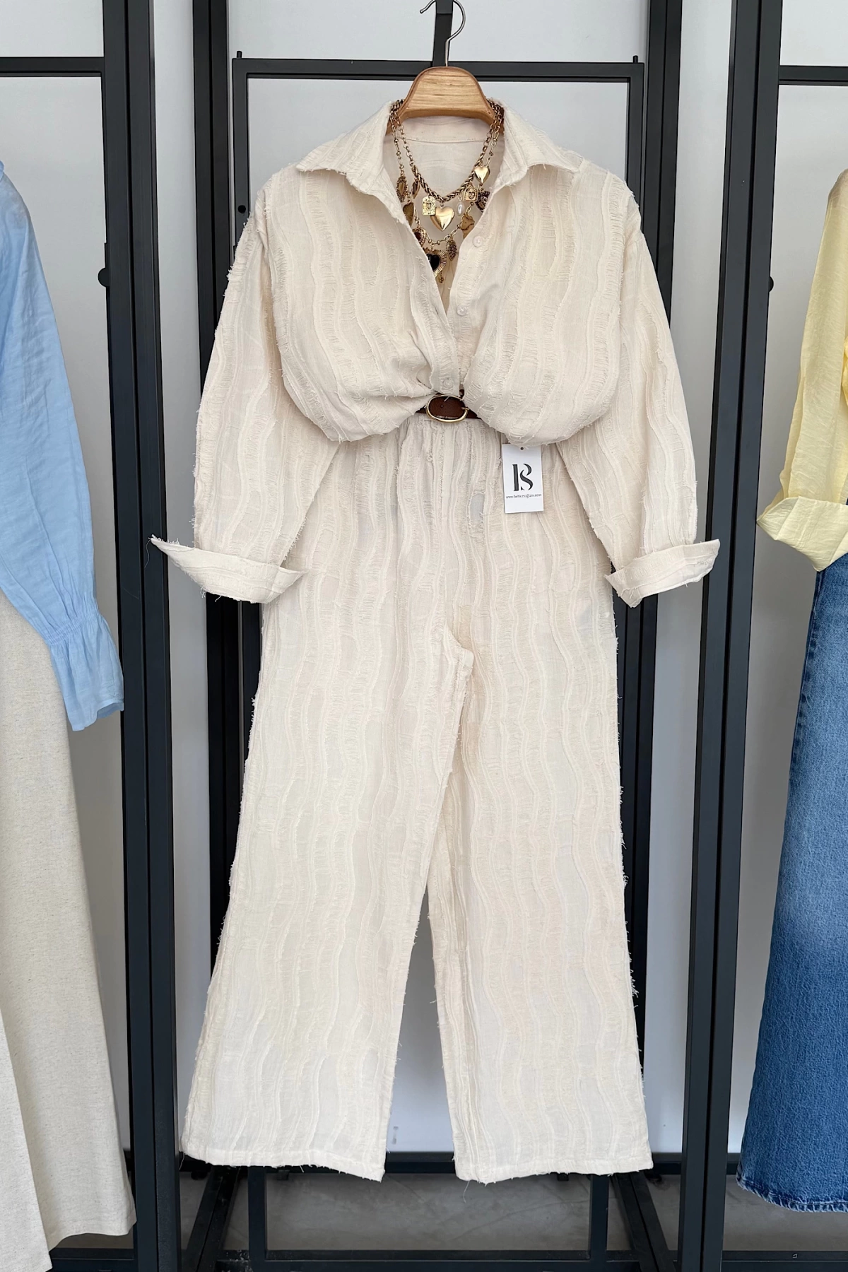 Premium Dokulu Gömlek Pantolon Takım Bej