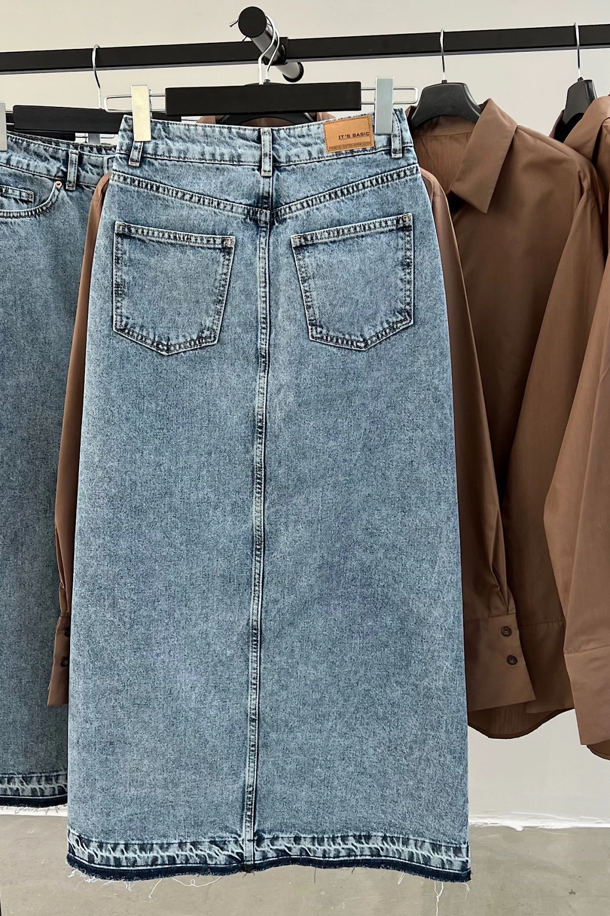 Two Pocket Front Slit Denim Skirt