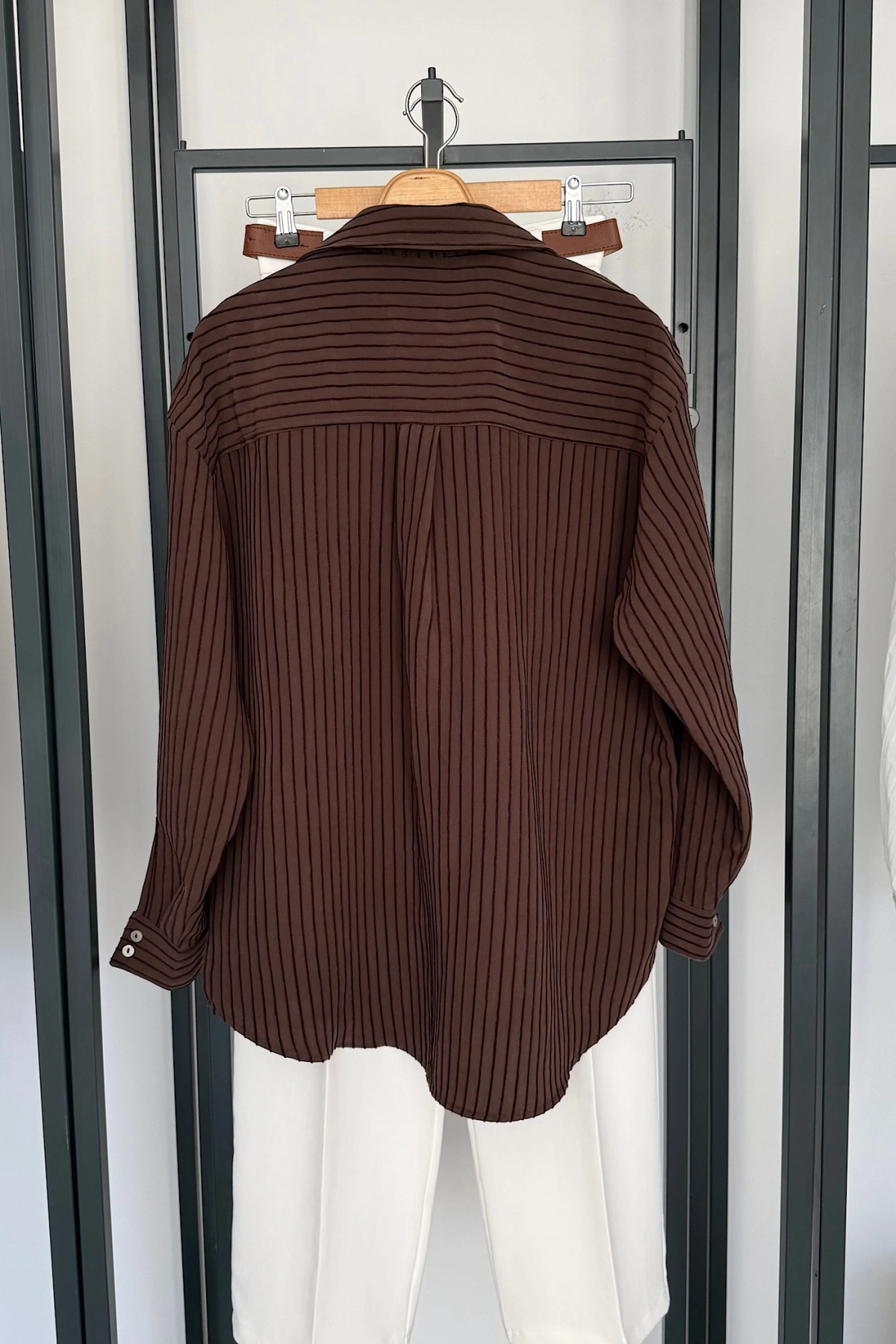 Kabartma Dokulu Oversize Gömlek Kahverengi