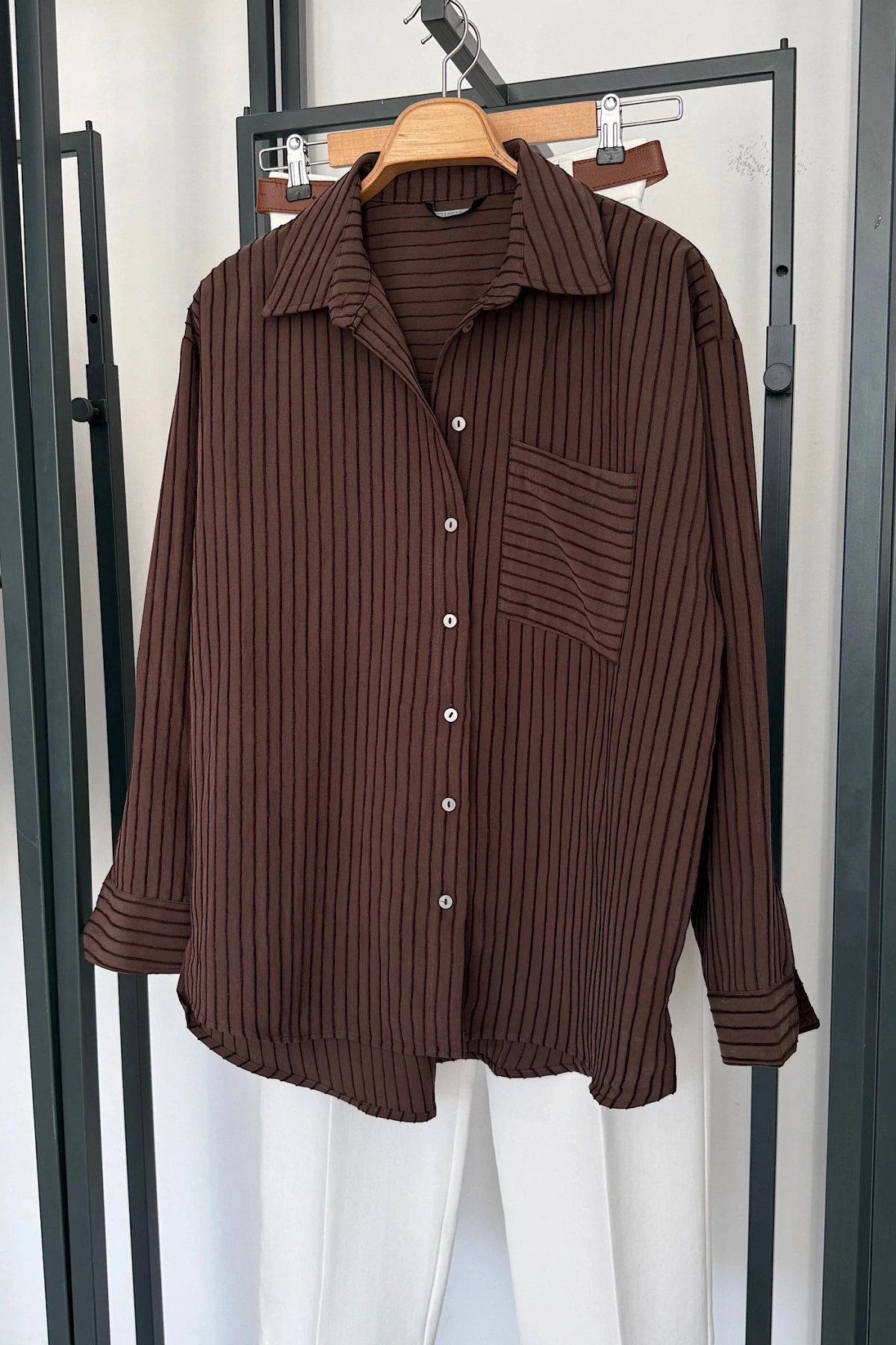 Kabartma Dokulu Oversize Gömlek Kahverengi