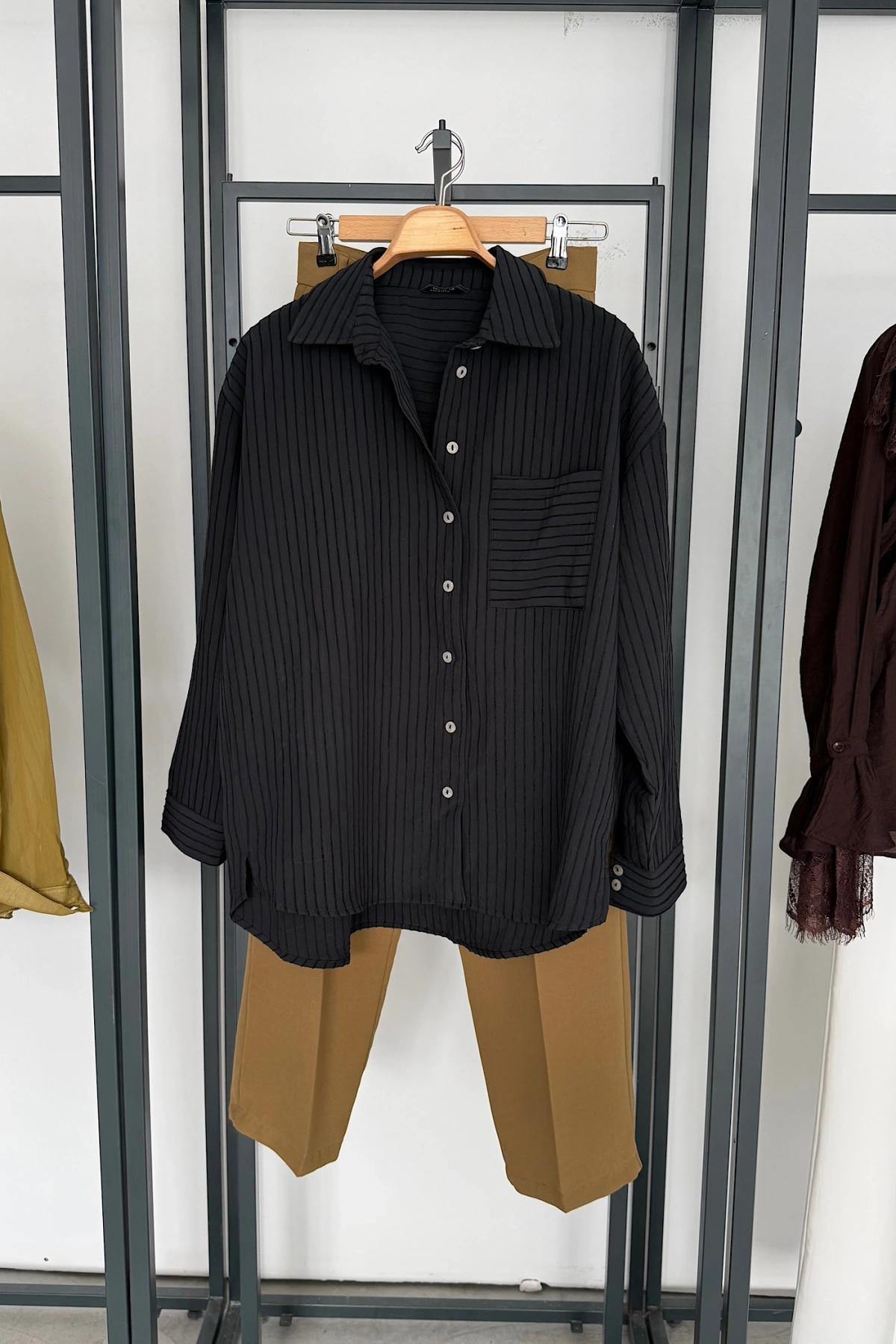 Kabartma Dokulu Oversize Gömlek Siyah