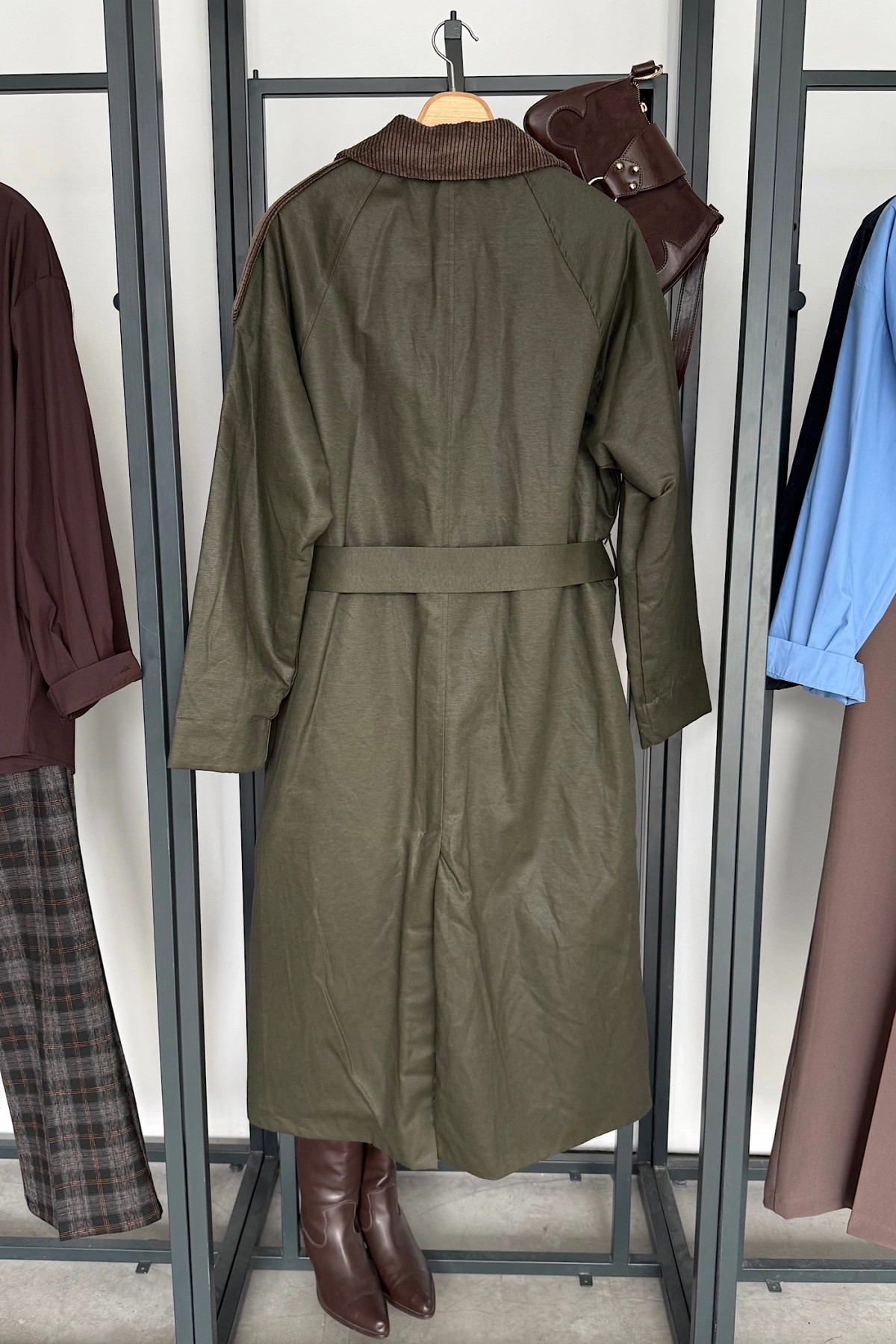 Kadife Detaylı İçi Kürklü Parka Mont Yeşil