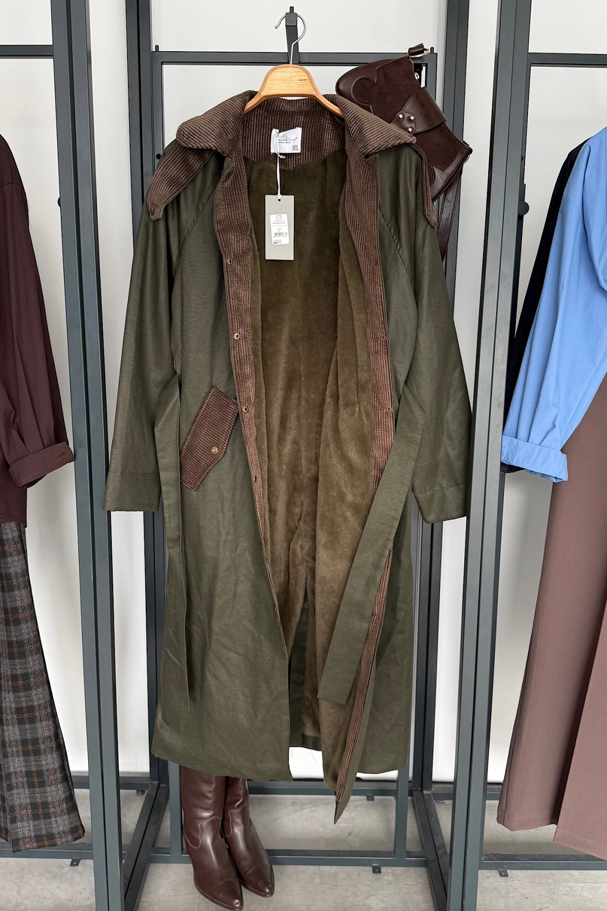 Kadife Detaylı İçi Kürklü Parka Mont Yeşil