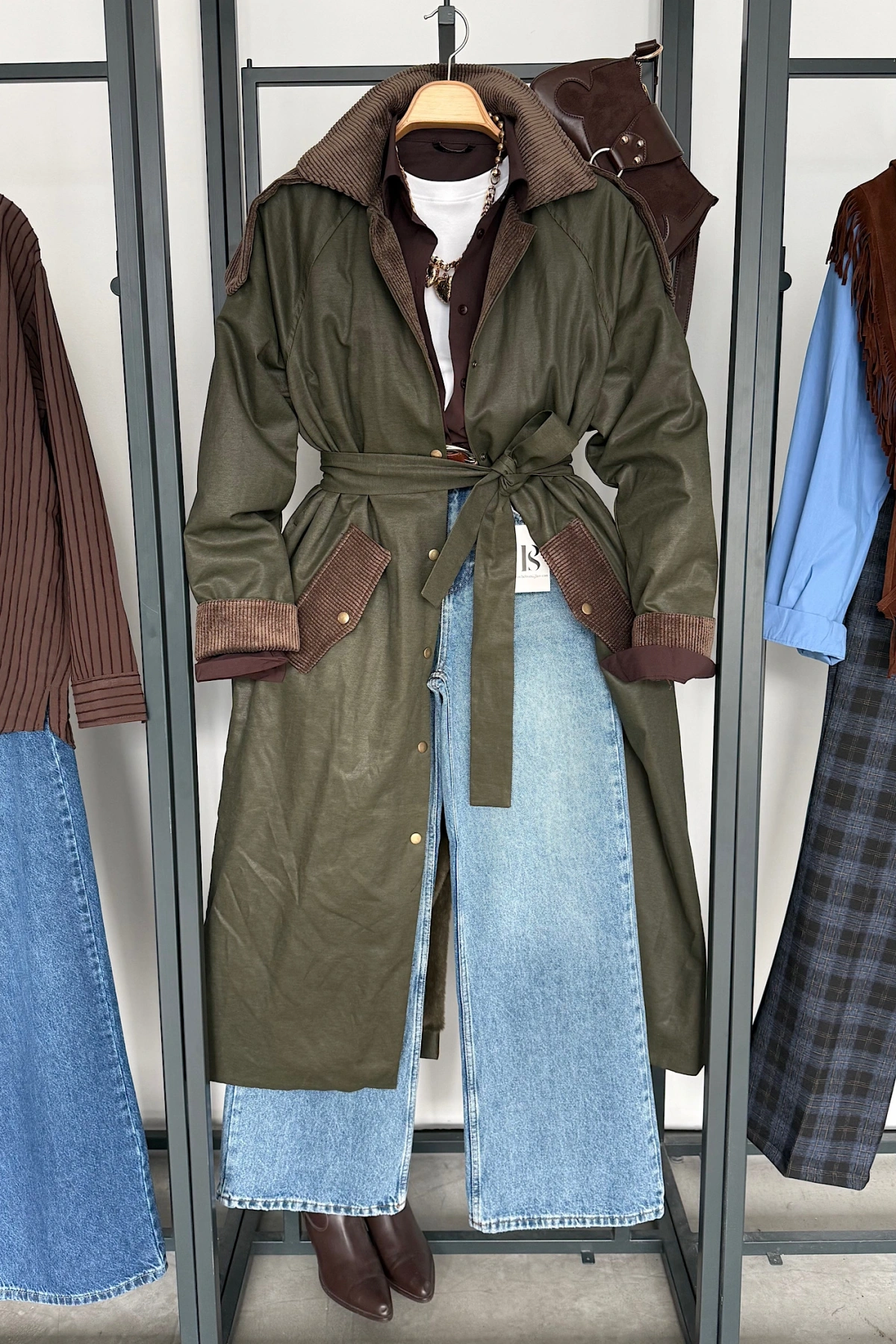 Kadife Detaylı İçi Kürklü Parka Mont Yeşil