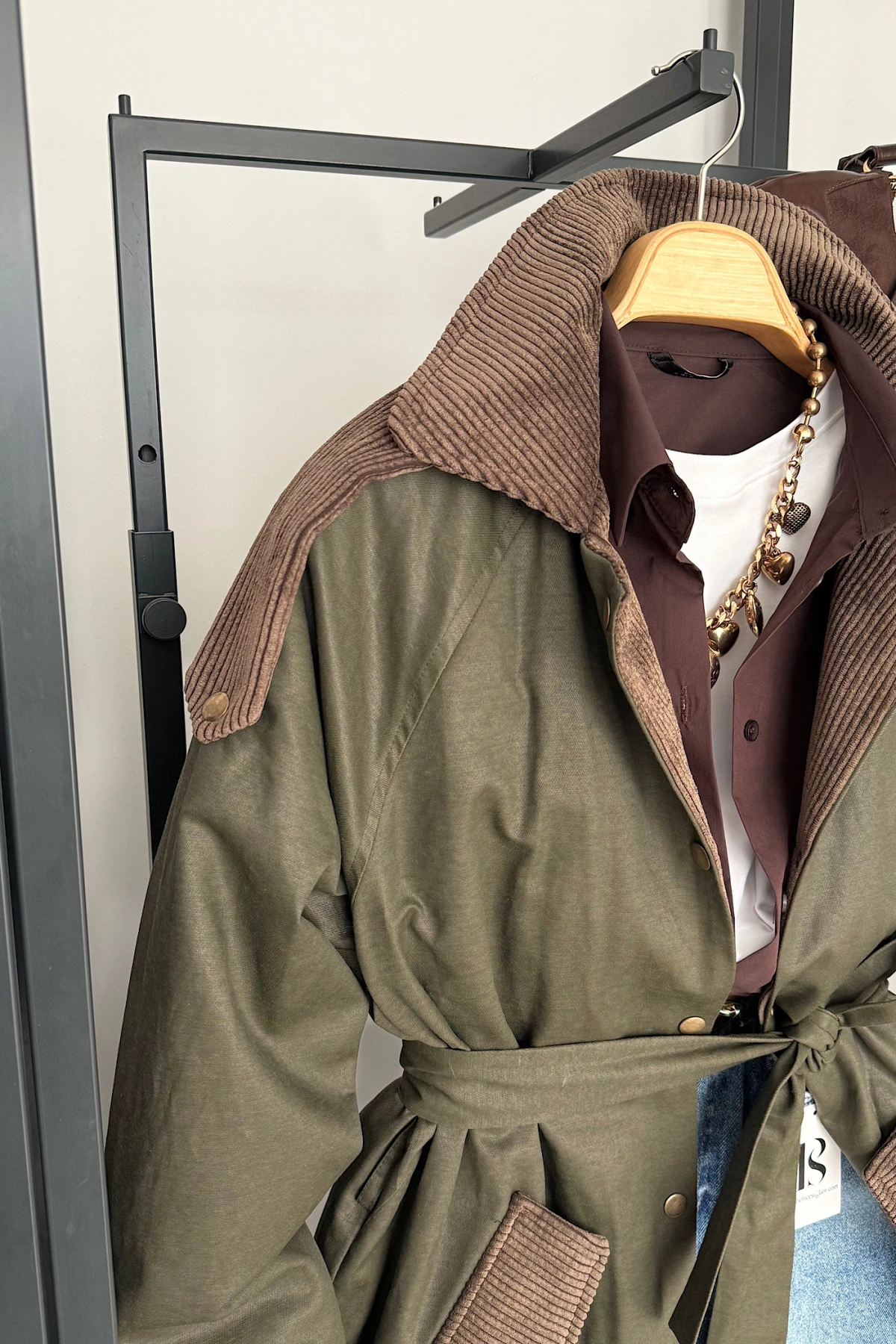 Kadife Detaylı İçi Kürklü Parka Mont Yeşil