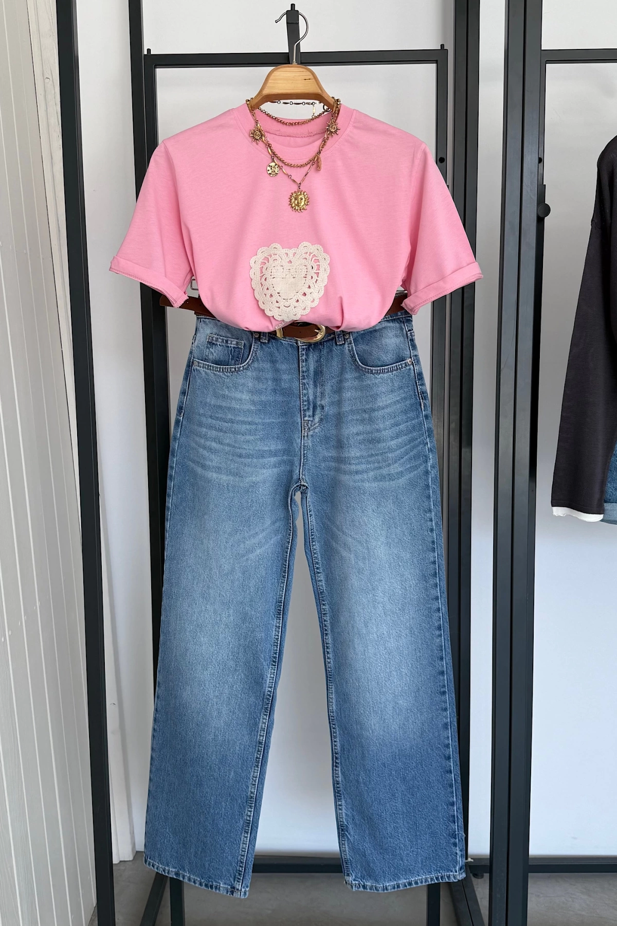 Kalp Detay İşleme T-Shirt Pembe
