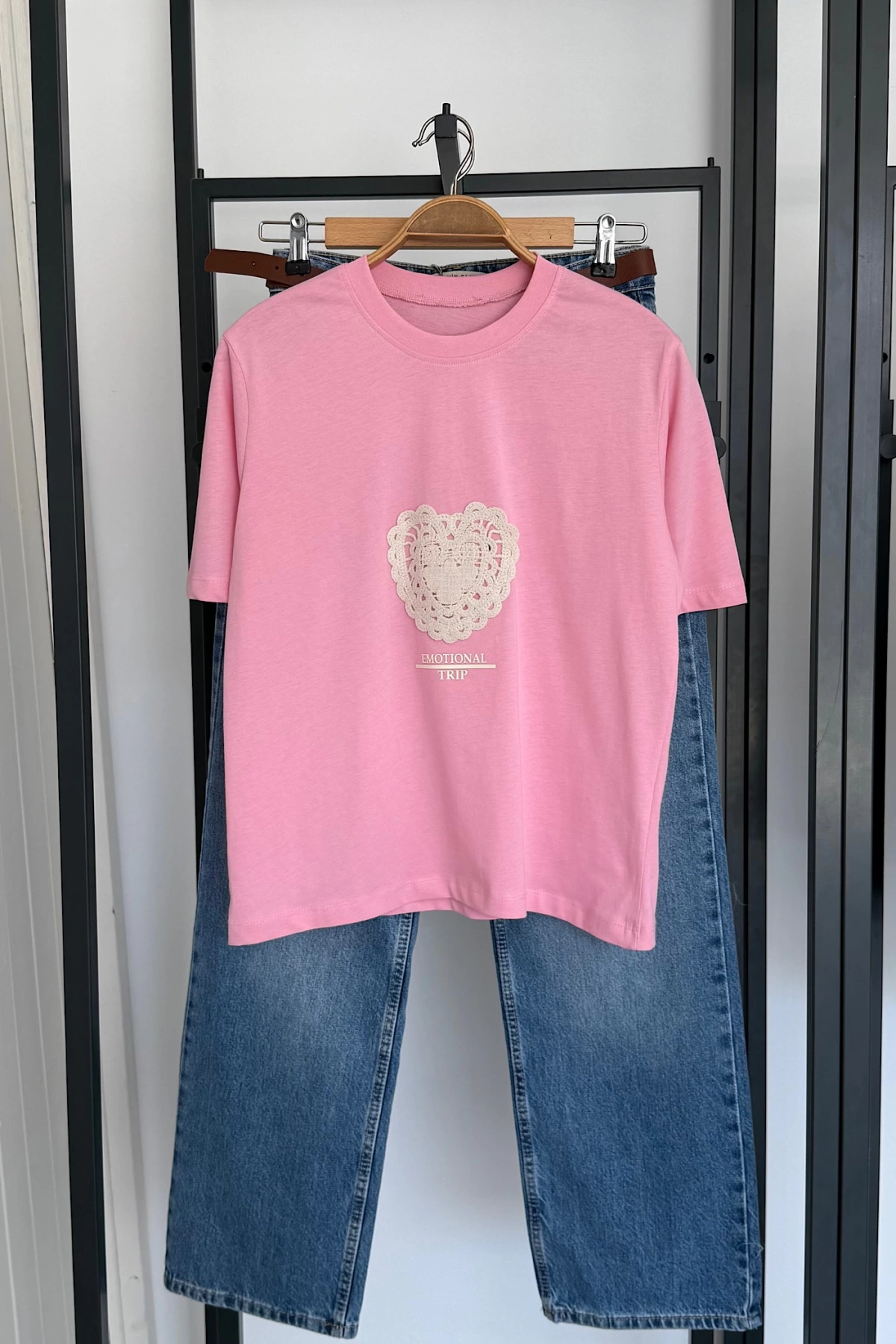 Kalp Detay İşleme T-Shirt Pembe