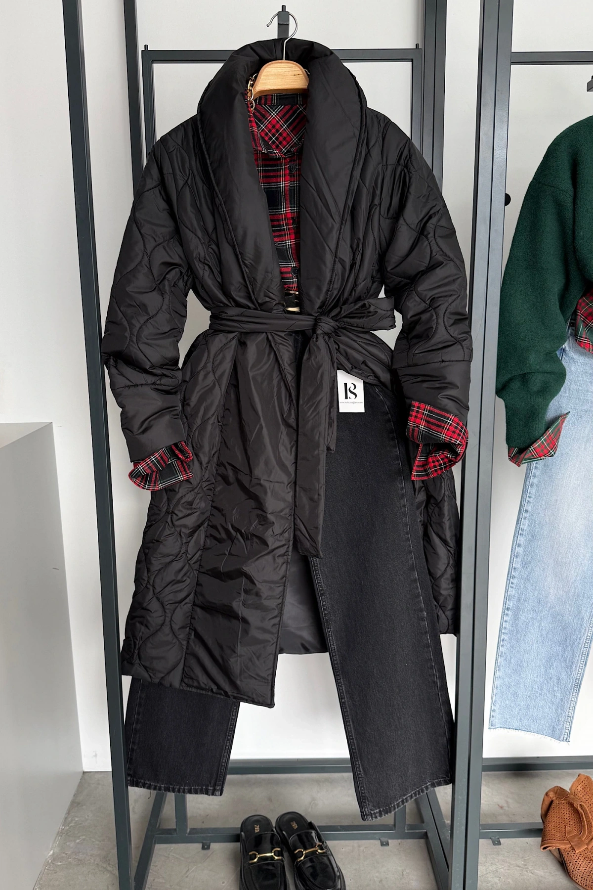 Kapitone Uzun Bağlamalı Mont Siyah