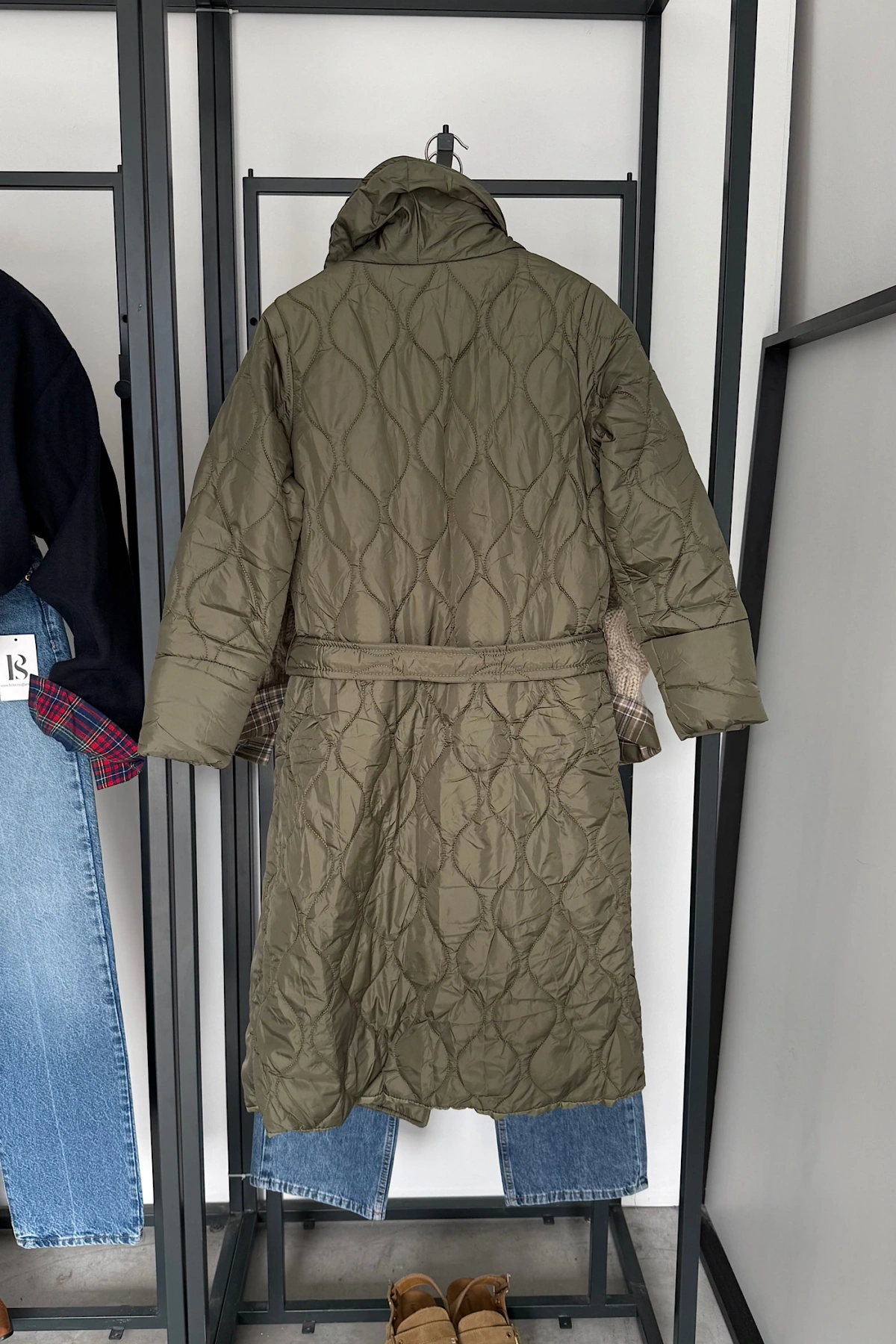 Kapitone Uzun Bağlamalı Mont Yeşil