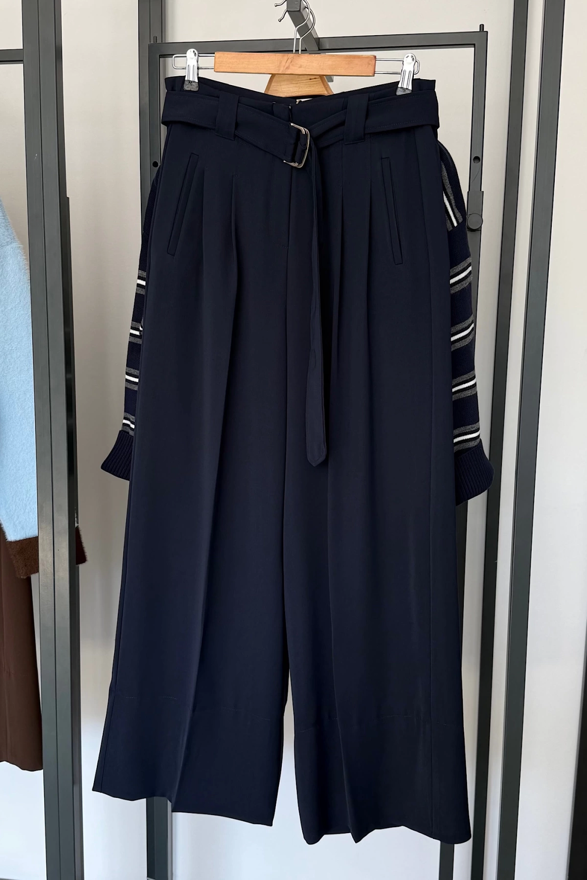 Kendinden Kemerli Bol Paça Pantolon Lacivert
