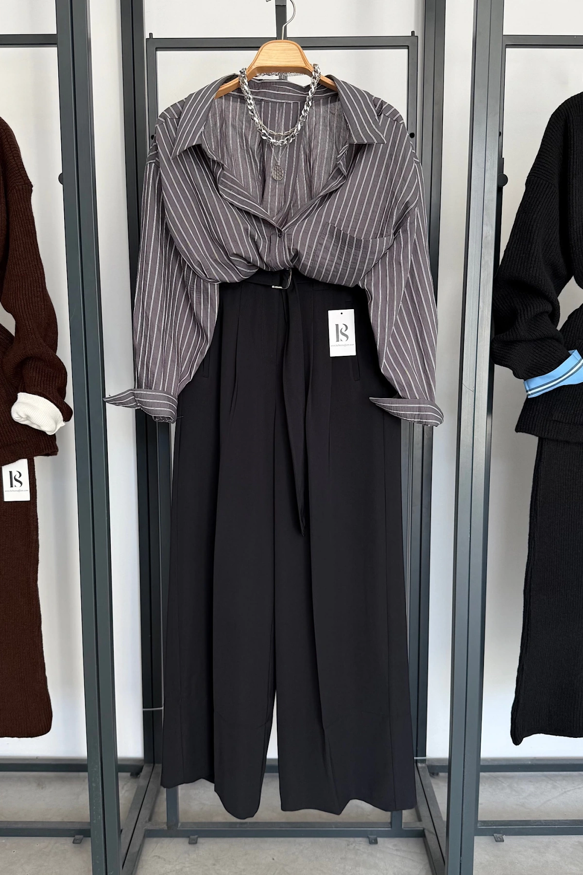 Kendinden Kemerli Bol Paça Pantolon Siyah