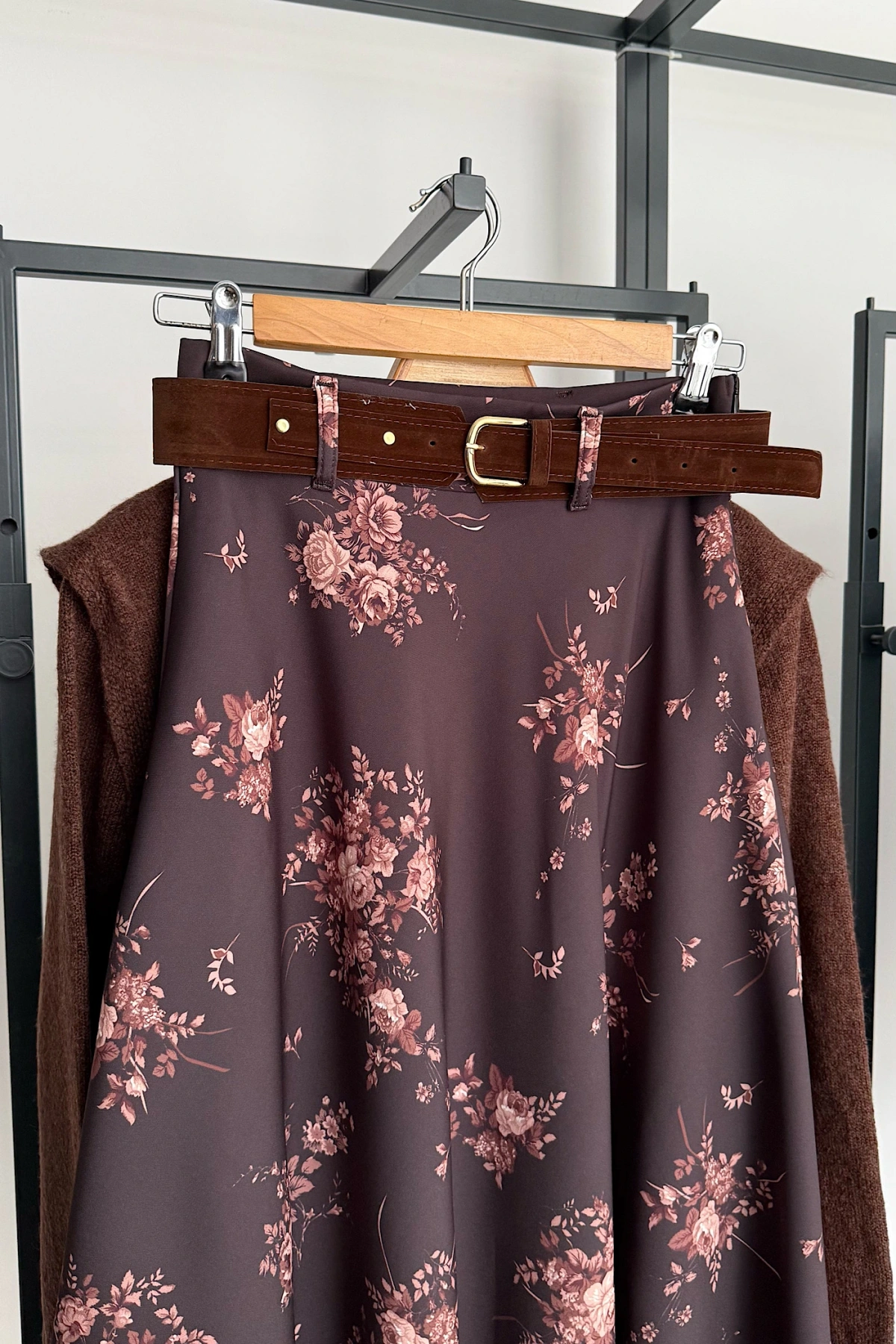 Kendinden Kemerli Çiçek Desen Etek Kahve Çiçek