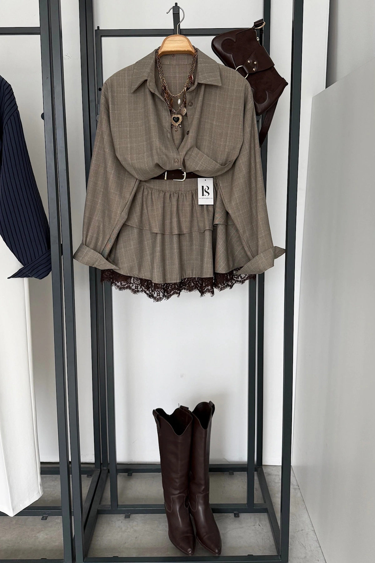 Kendinden Kemerli Etekli Takım Vizon