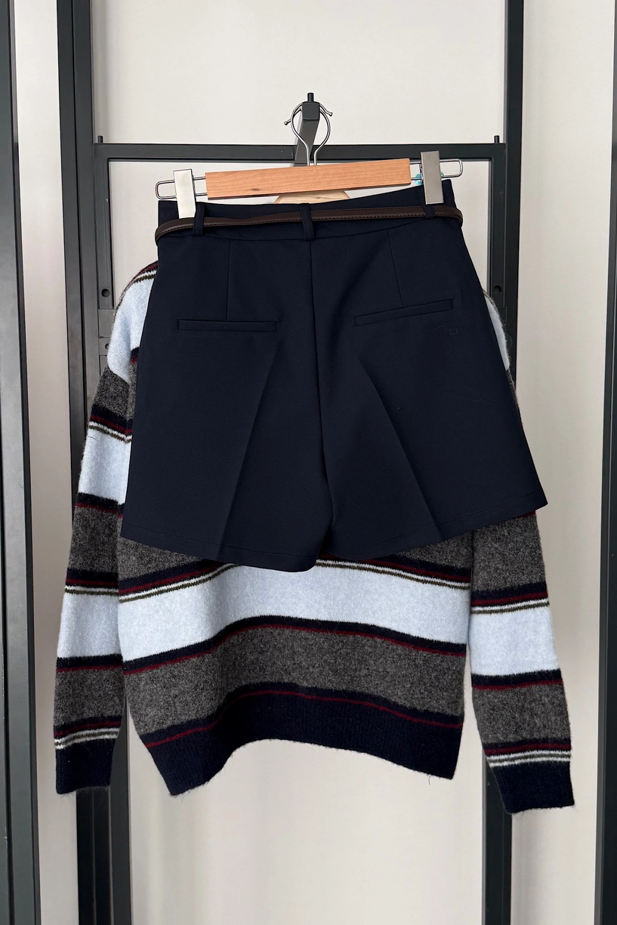 Kendinden Kemerli Yüksek Bel Şort Lacivert