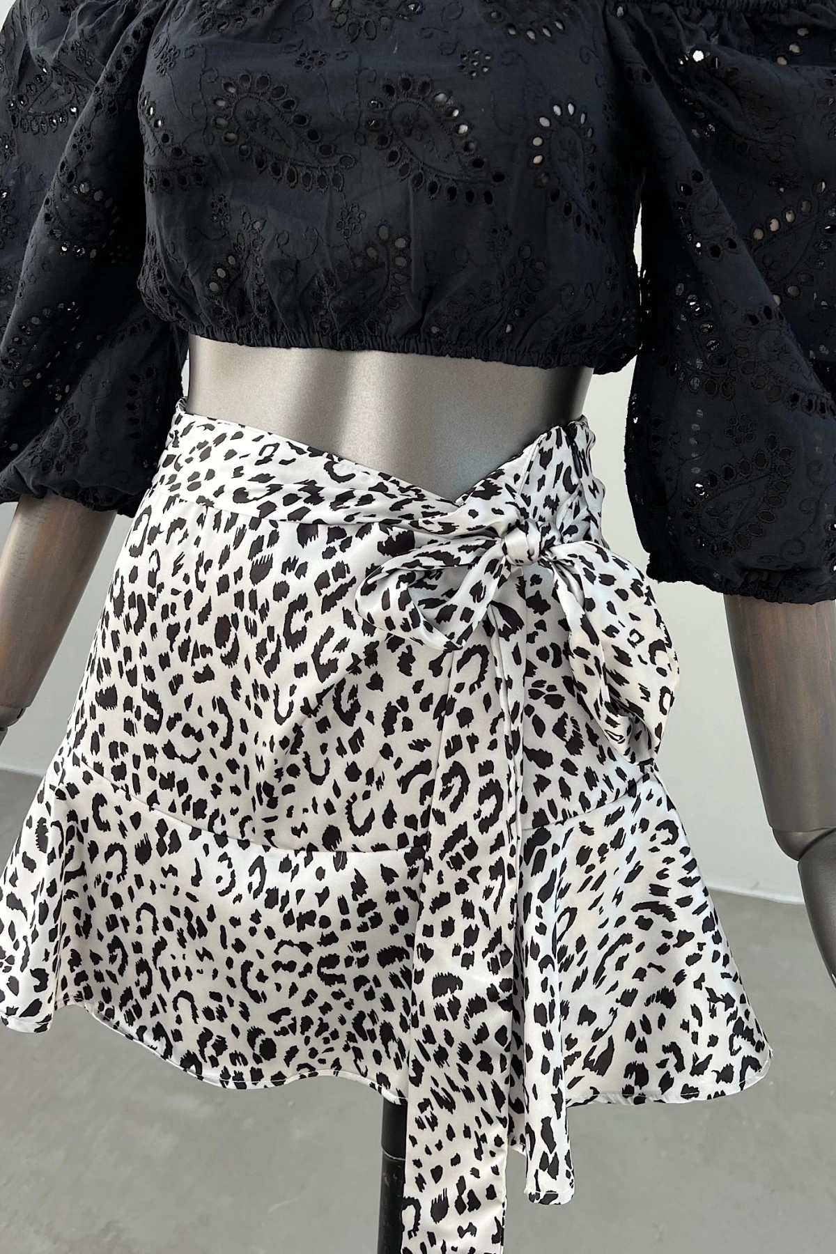 Self Belted Zebra Pattern Short Skirt