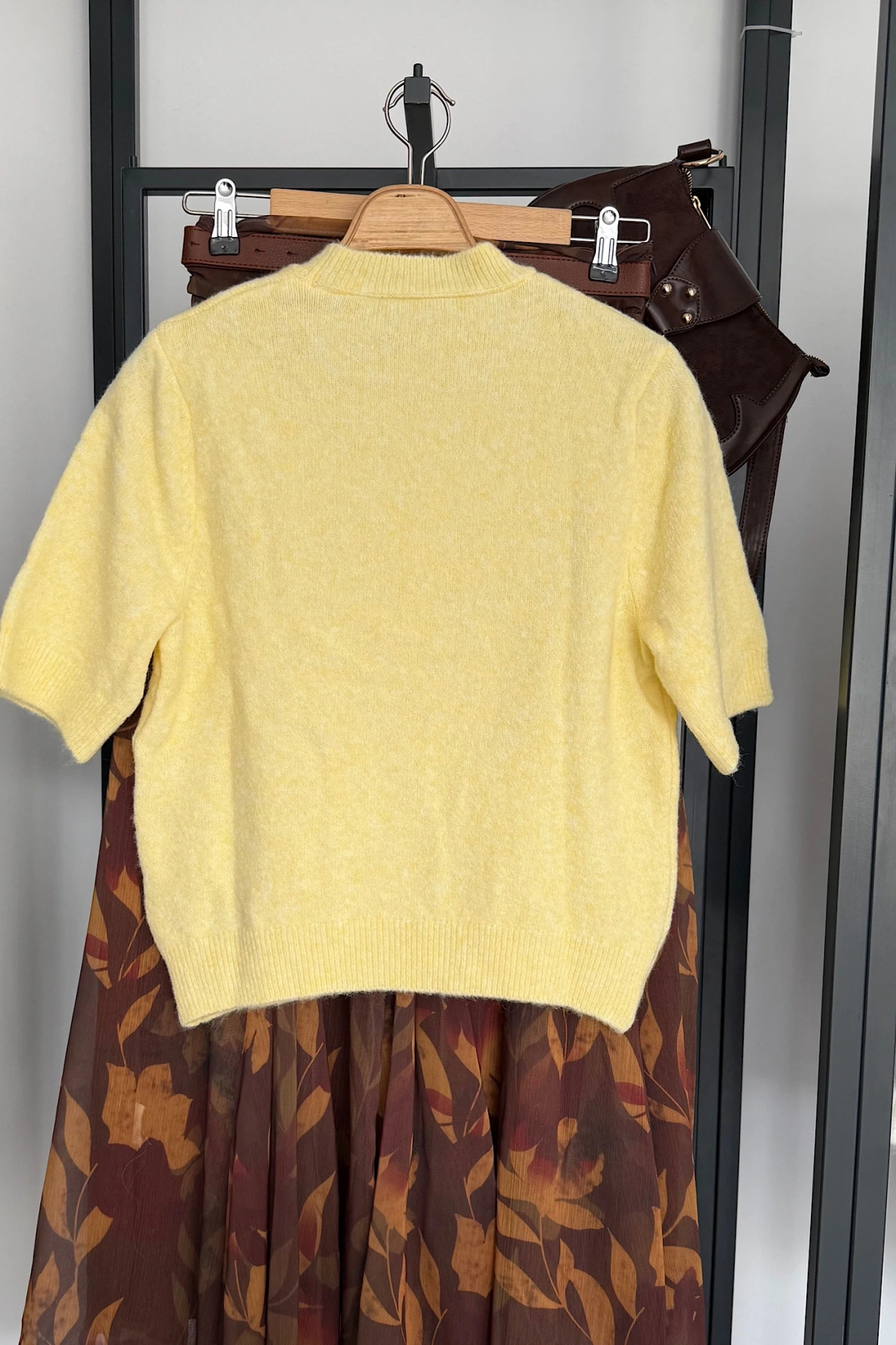 Kısa Kol Düz Kazak Sarı