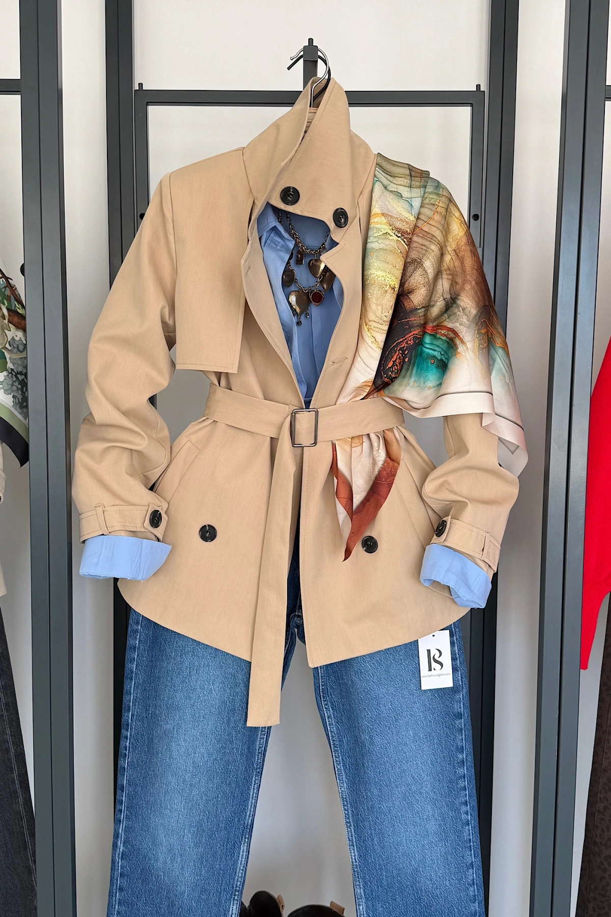 Kısa Kuşaklı Trençkot Camel