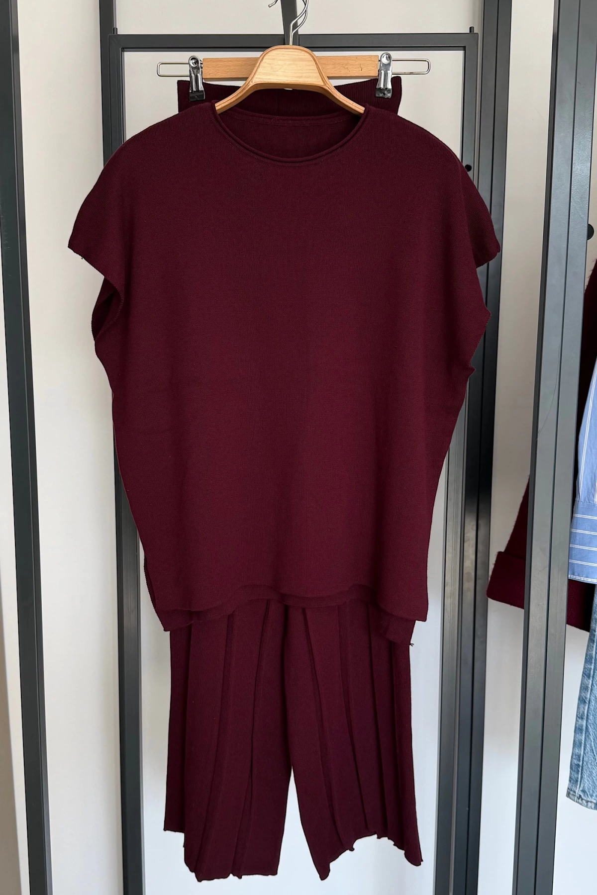 Kolsuz Süveter Pileli Pantolon Takım Bordo