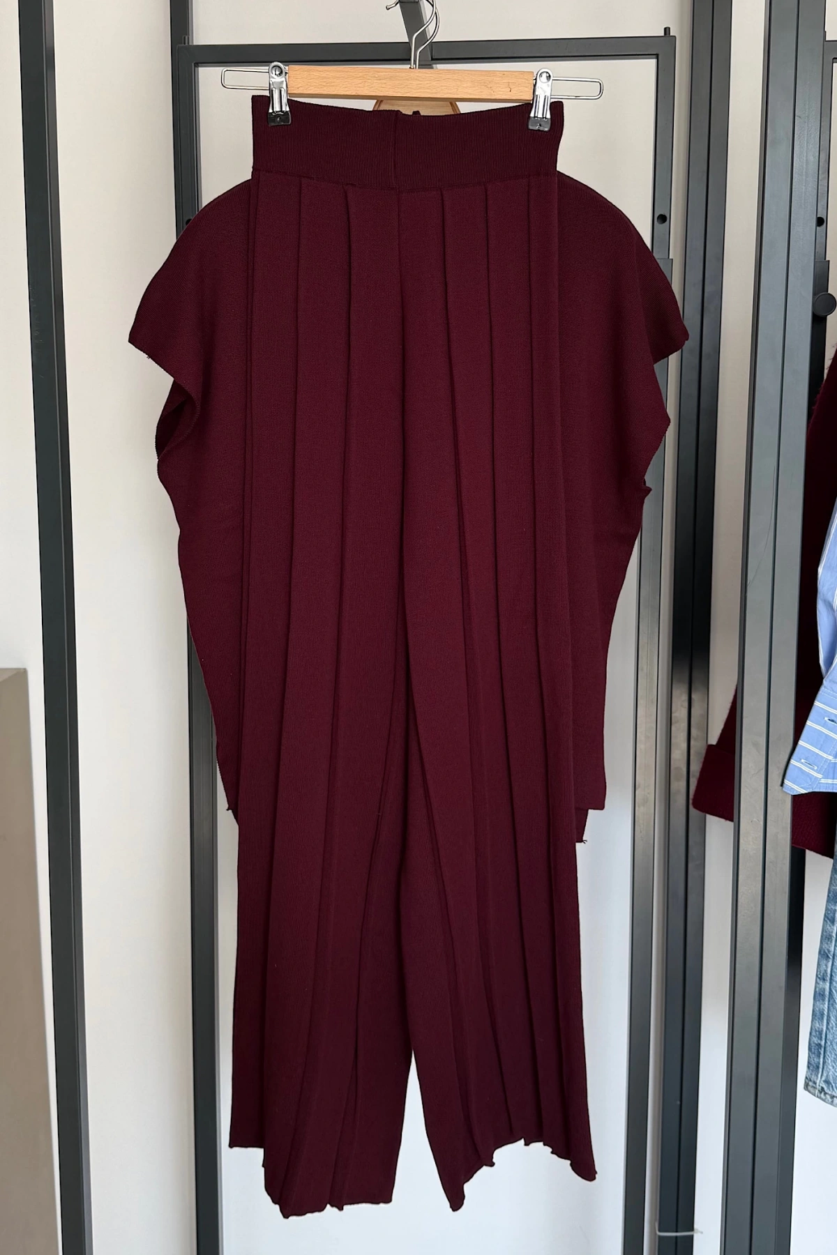 Kolsuz Süveter Pileli Pantolon Takım Bordo