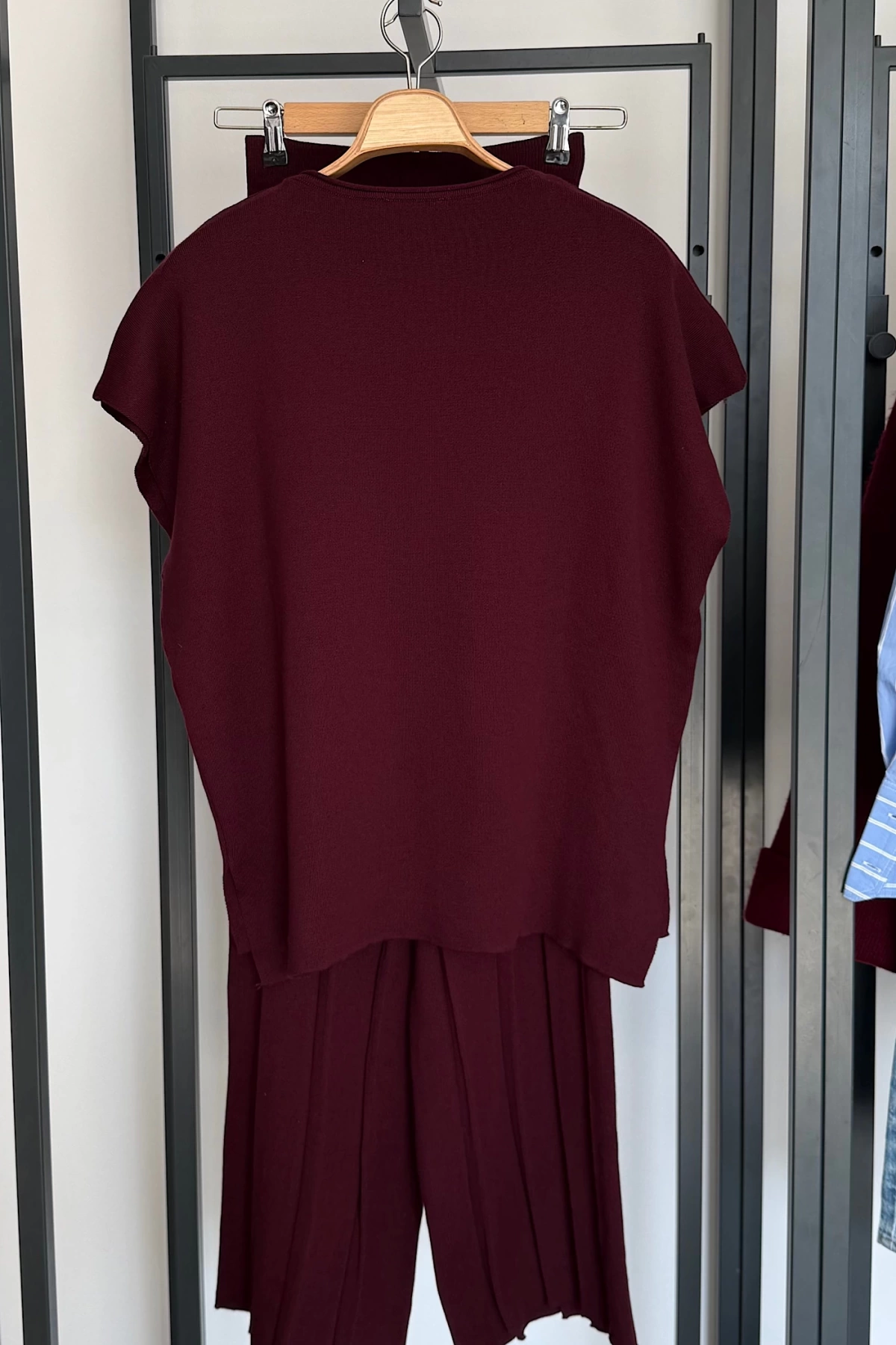 Kolsuz Süveter Pileli Pantolon Takım Bordo