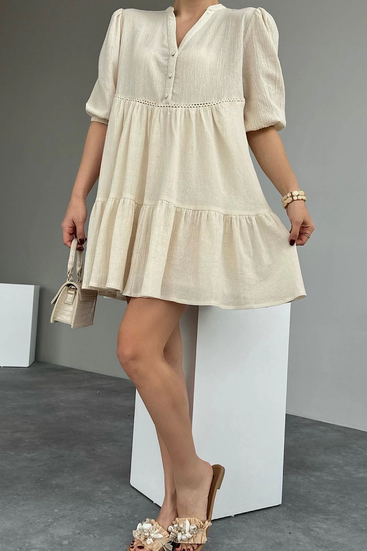 Pleated Sleeve Scalloped Detailed Crinkle Dress