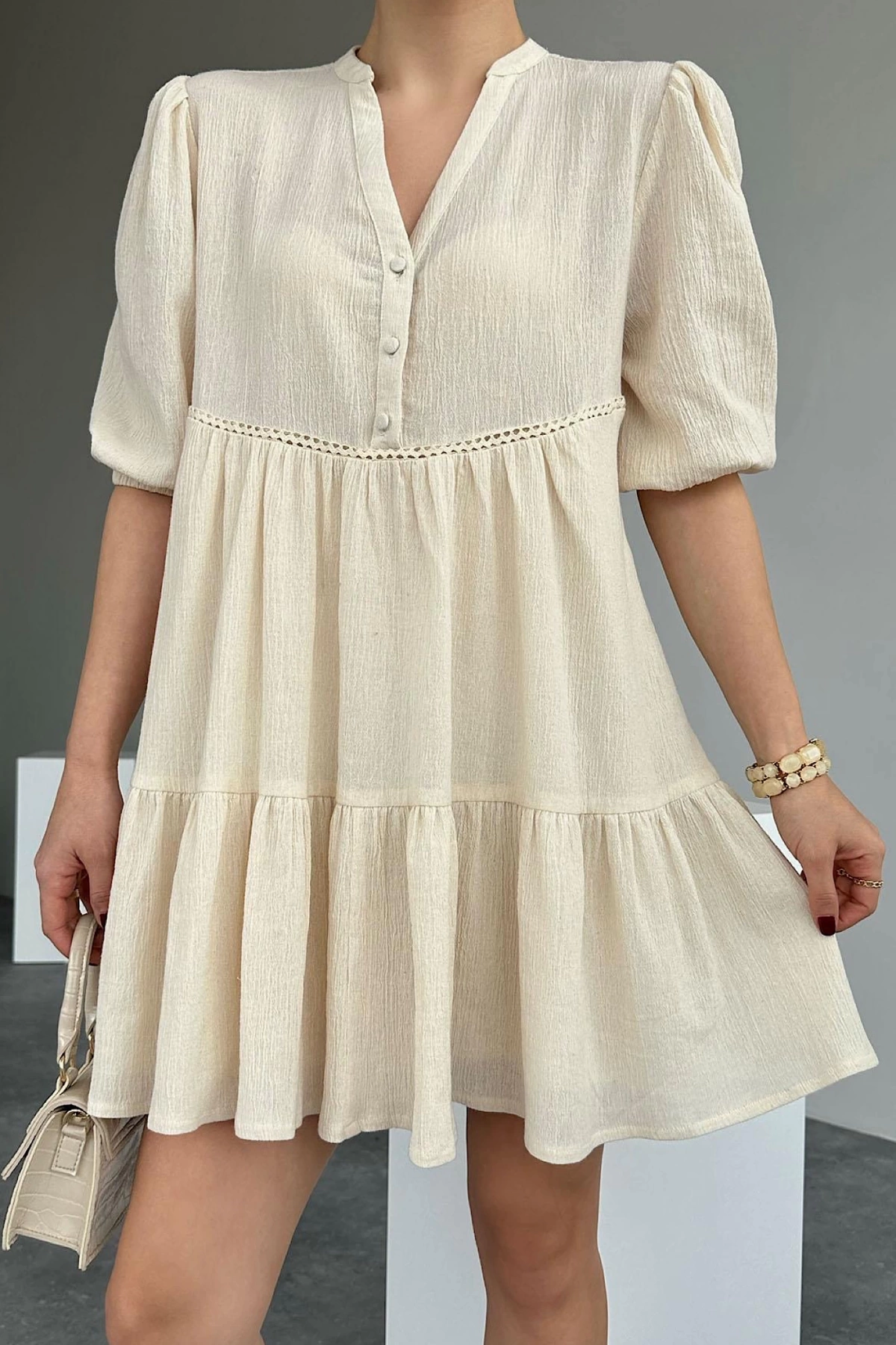 Pleated Sleeve Scalloped Detailed Crinkle Dress