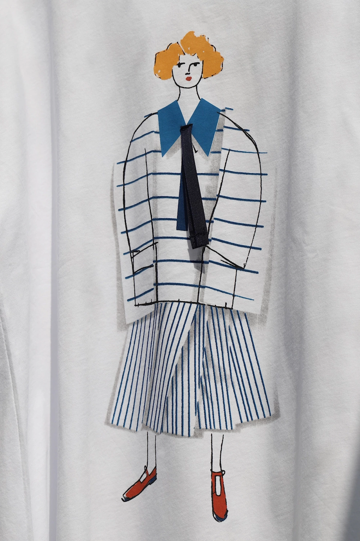 Ribbon Detail Woman Figured T-Shirt