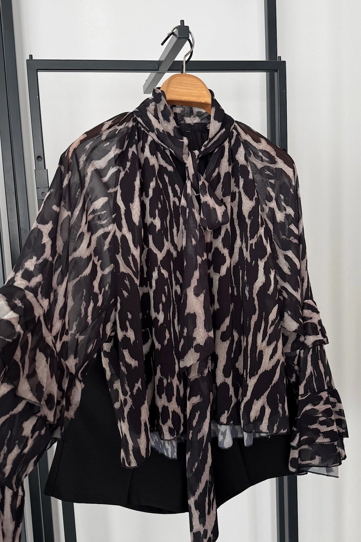 Leopar Desen Şifon Bluz Siyah