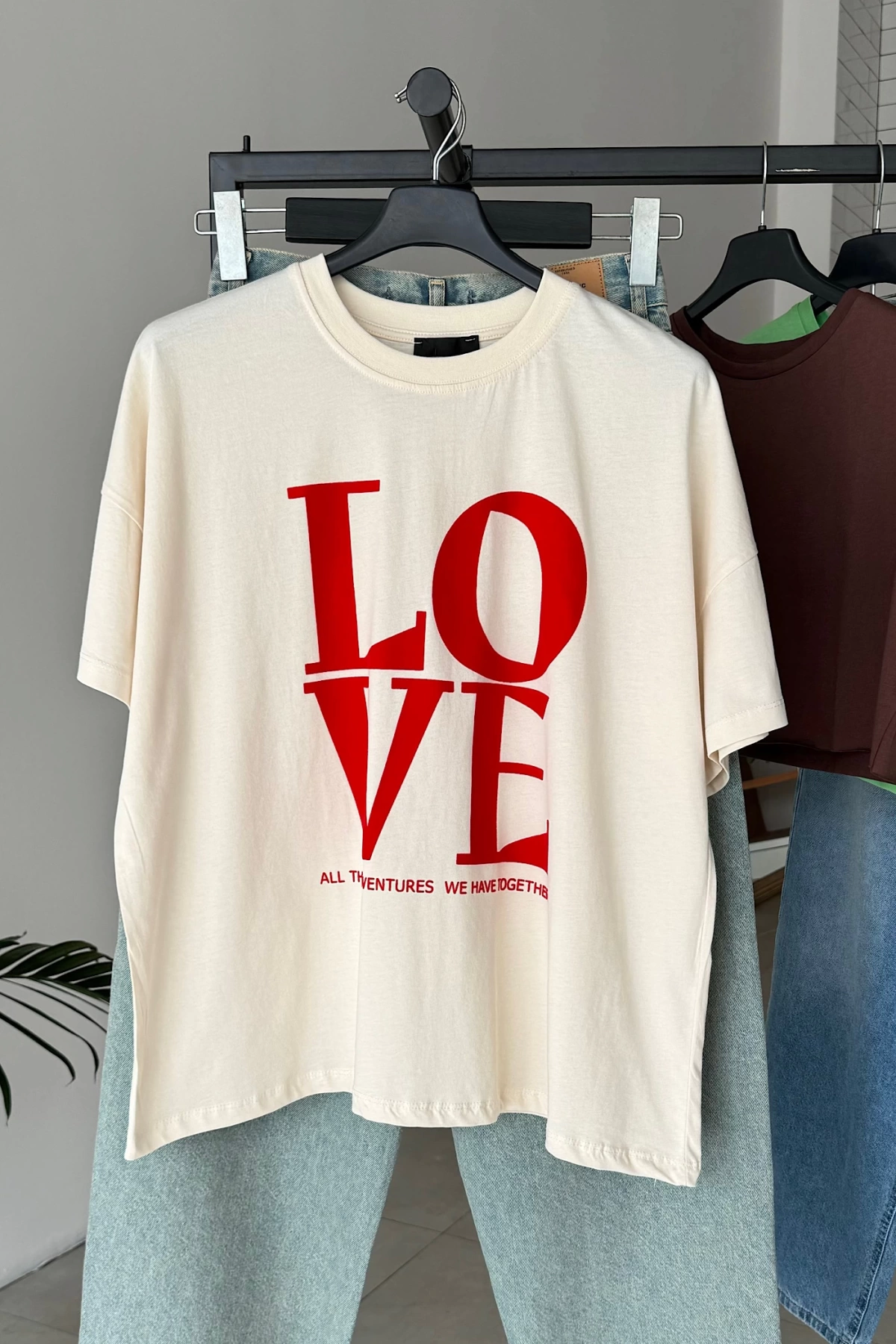 Love Yazılı T-shirt Krem