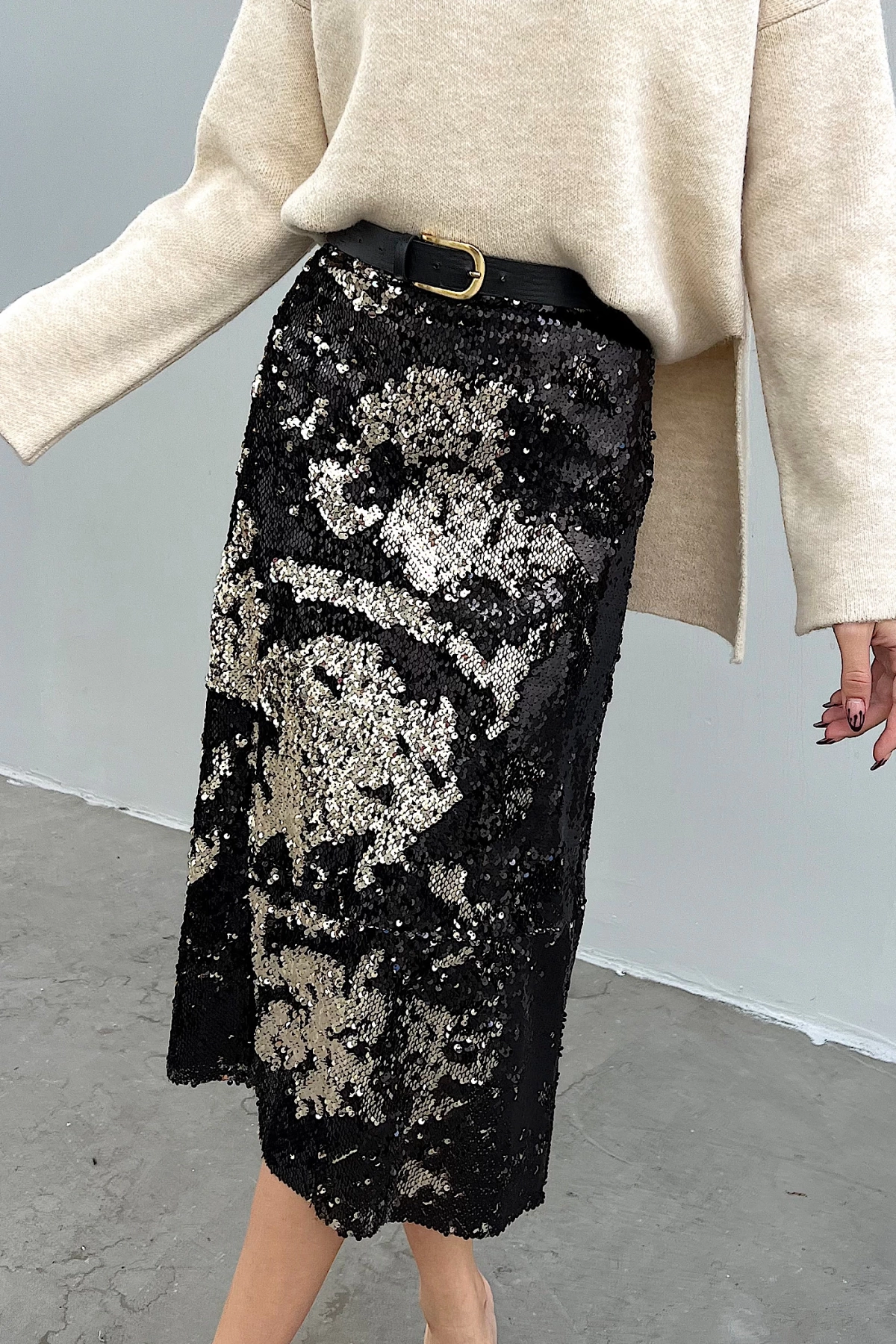 Sequined Midi Skirt / Black
