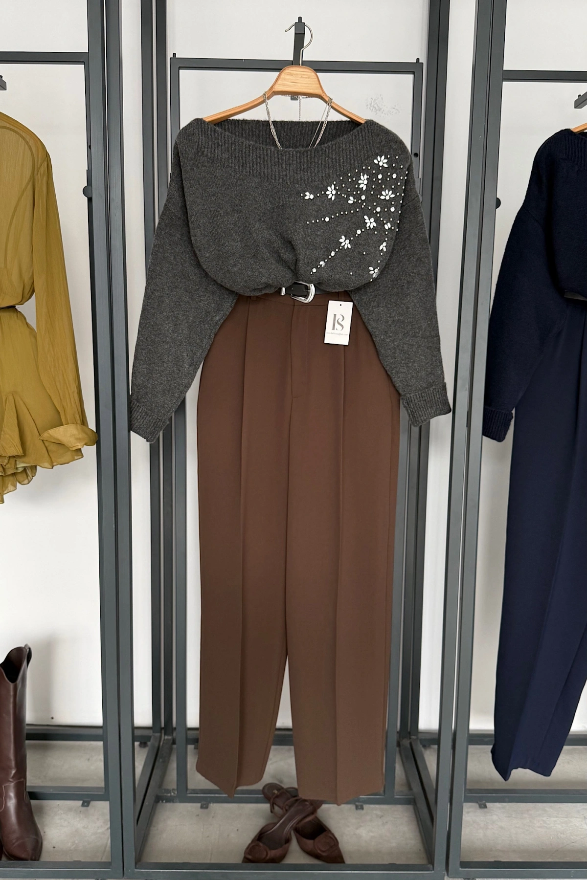 Omuzdan Taşlı Kazak Antrasit