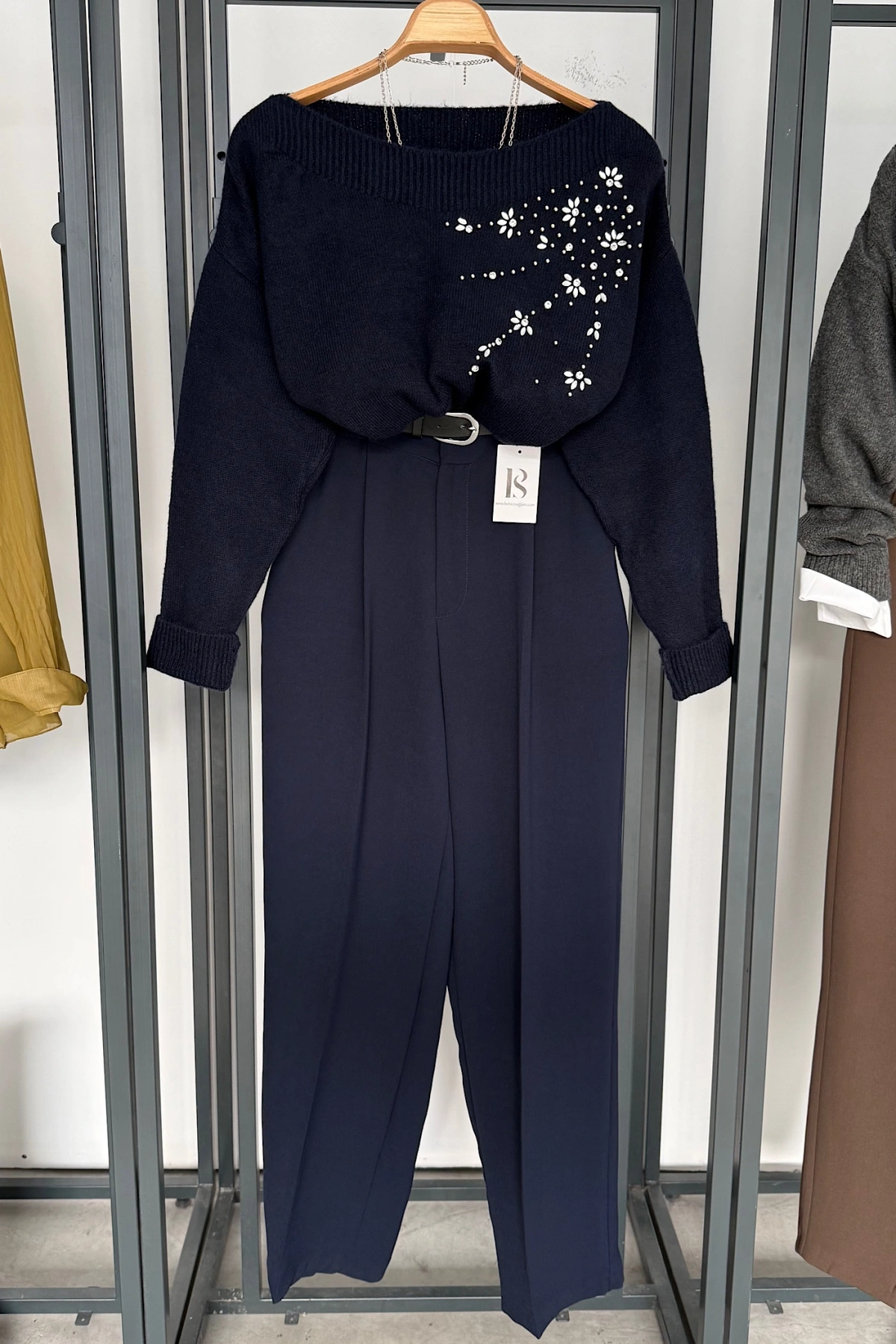 Omuzdan Taşlı Kazak Lacivert