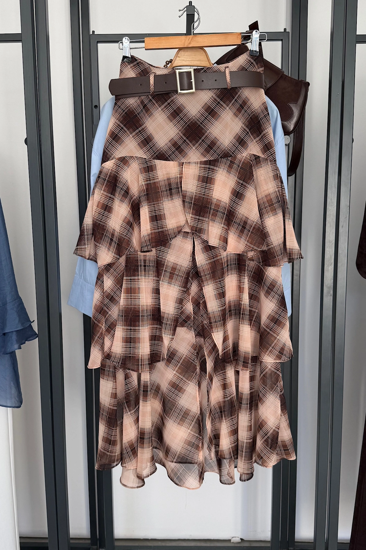 Önden Yırtmaçlı Kareli Çok Katlı Etek Kahverngi