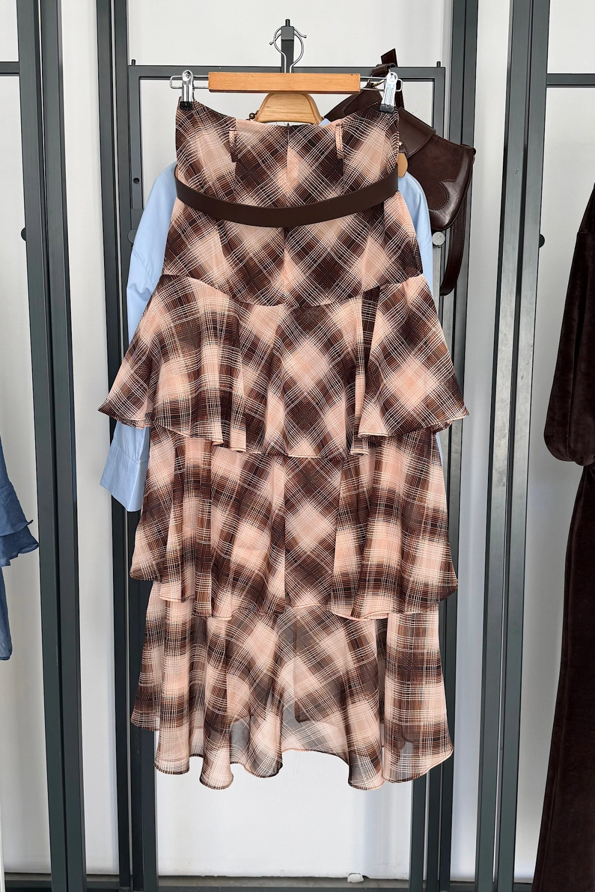 Önden Yırtmaçlı Kareli Çok Katlı Etek Kahverngi