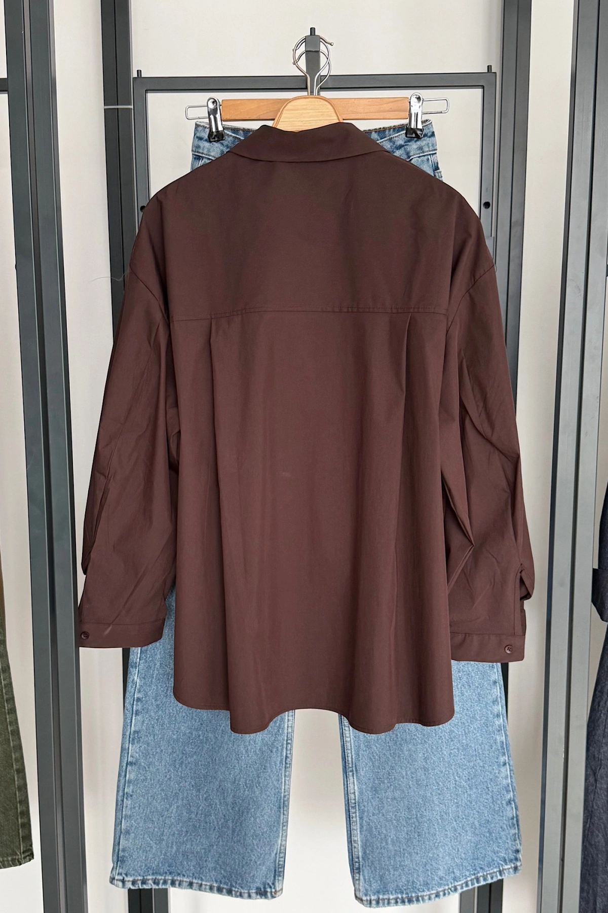 Önü Yırtmaçlı Gömlek Kahverengi