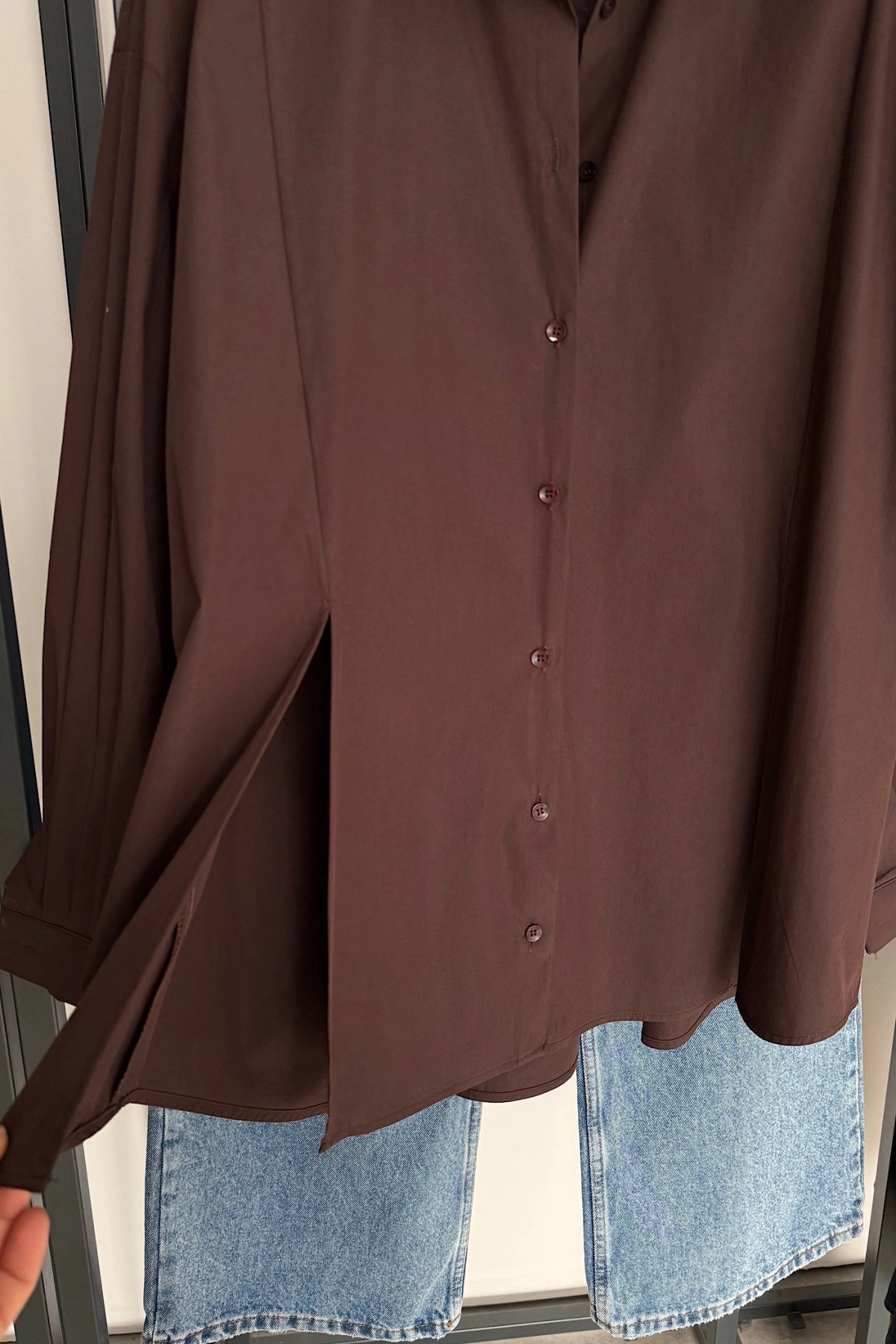 Önü Yırtmaçlı Gömlek Kahverengi