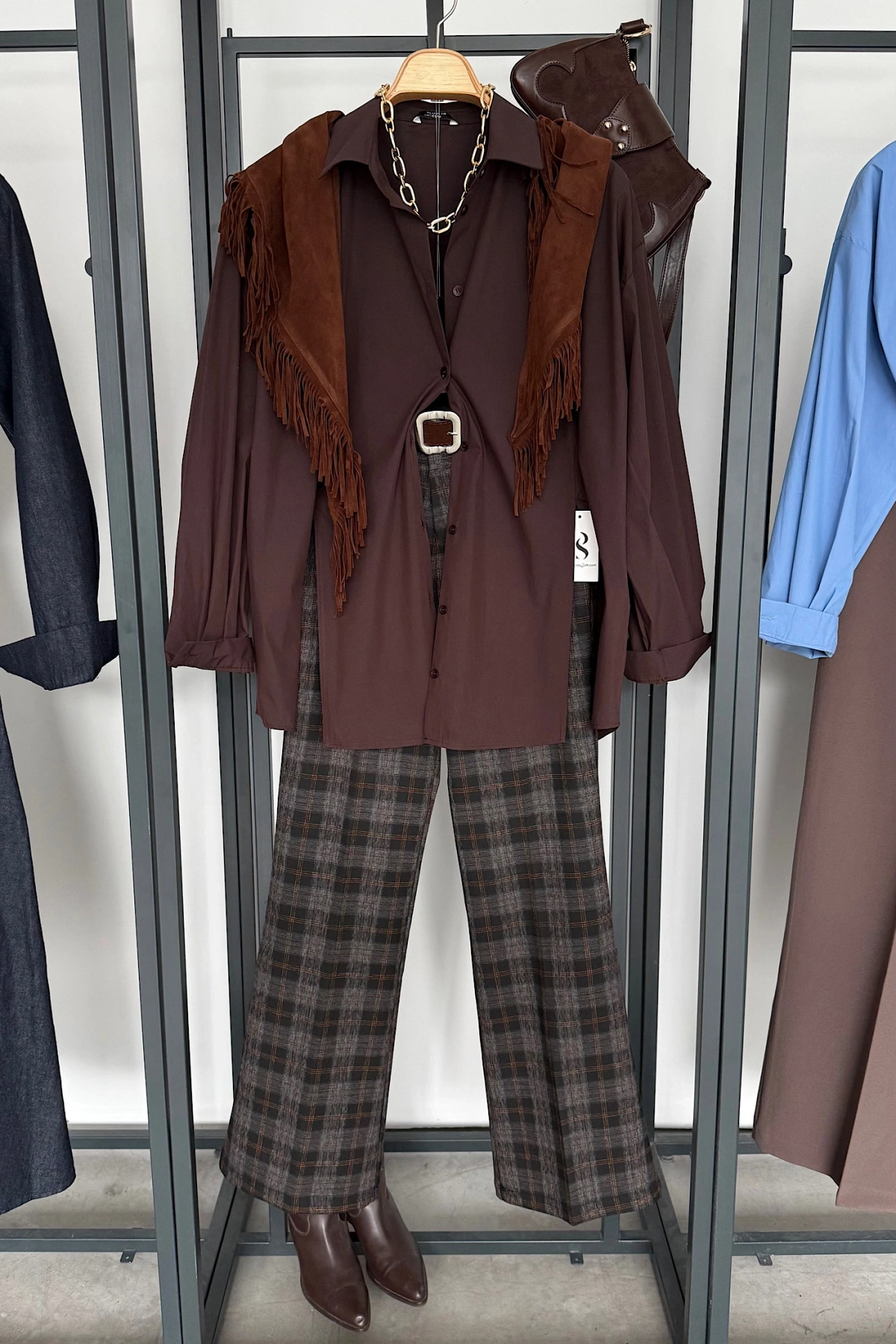 Önü Yırtmaçlı Gömlek Kahverengi