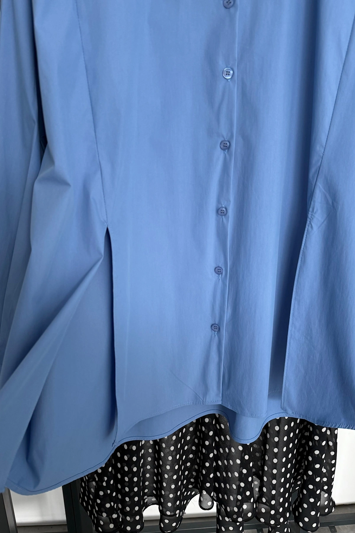 Önü Yırtmaçlı Gömlek Mavi