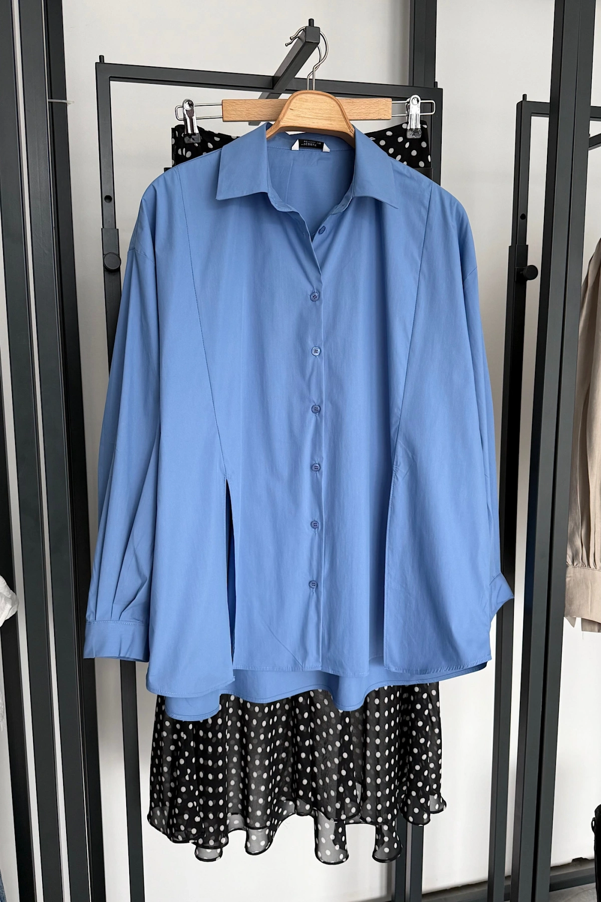 Önü Yırtmaçlı Gömlek Mavi