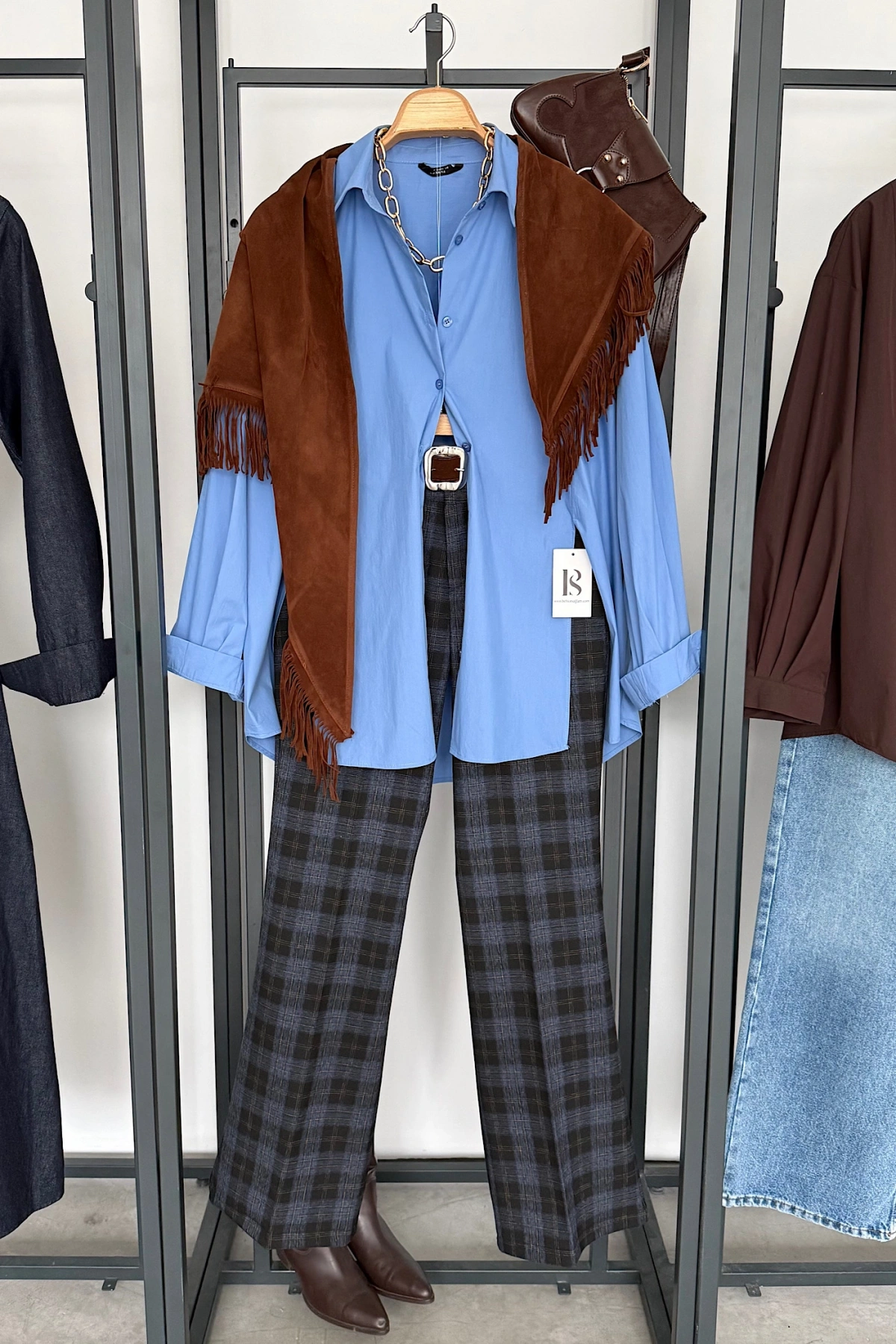 Önü Yırtmaçlı Gömlek Mavi