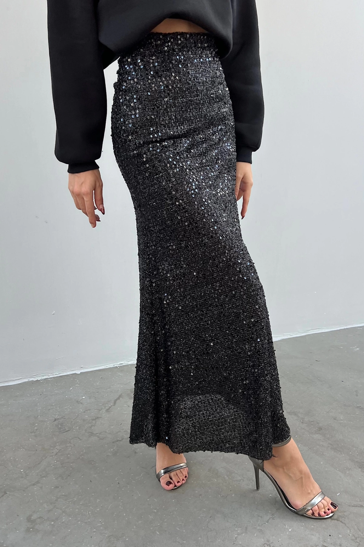 Sequined Maxi Skirt / Black