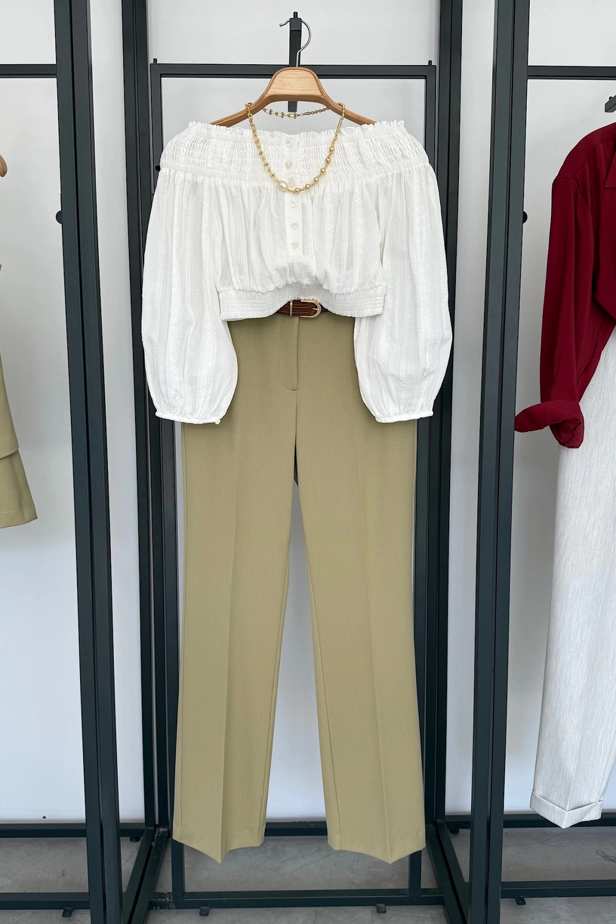 Premıum Kemerli Düz Fit Pantolon Çağla