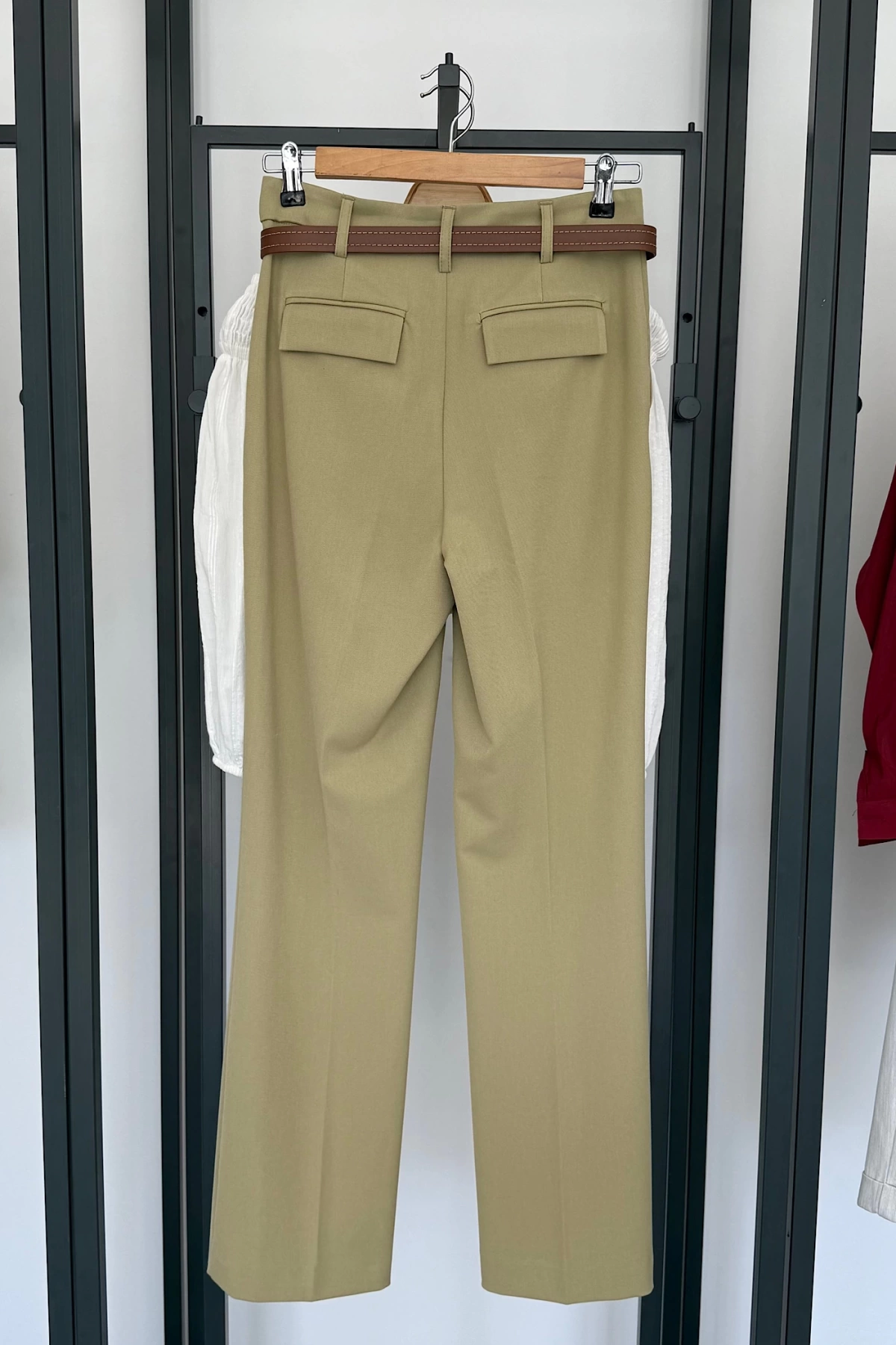 Premıum Kemerli Düz Fit Pantolon Çağla
